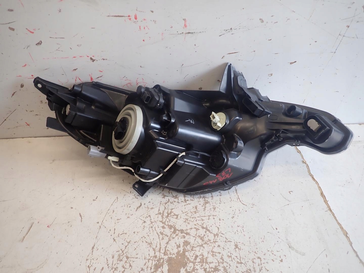 light front front left PEUGEOT 108 2014