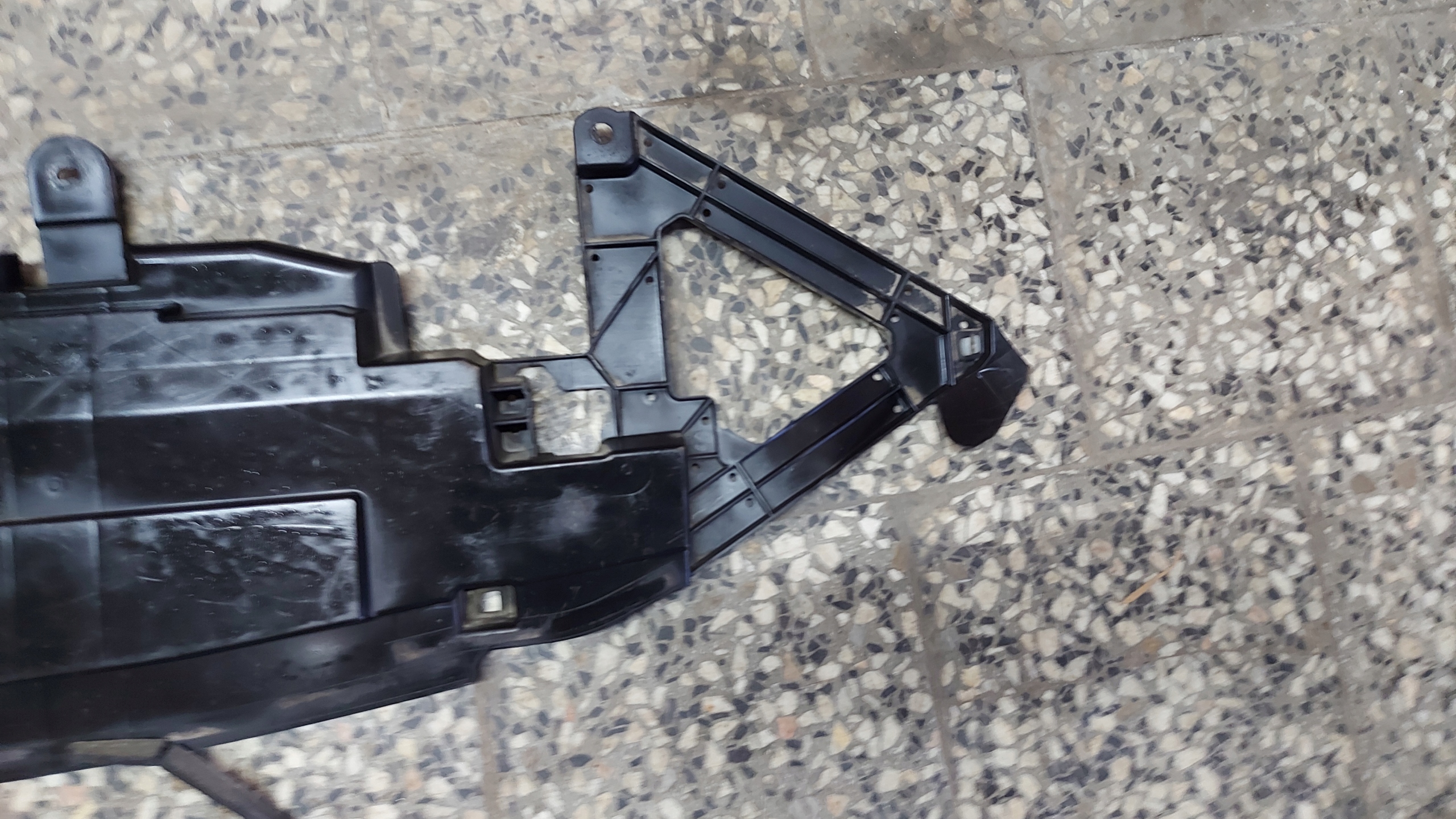ABSORBER cover below bumper TOYOTA CAMRY VIII 17