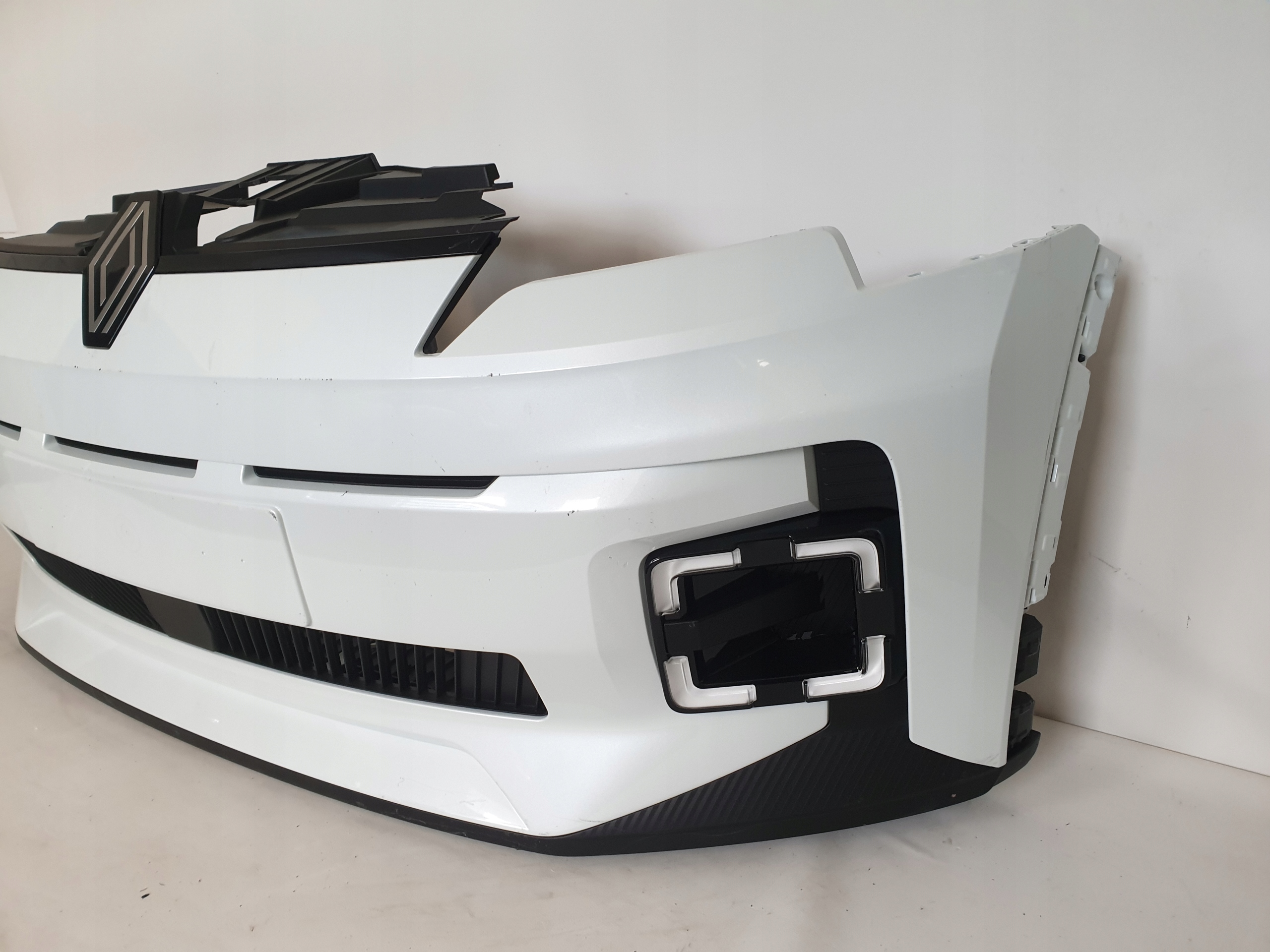 RENAULT 5 V E-TECH 24-> bumper front front RADAR LED cover 62010M626R