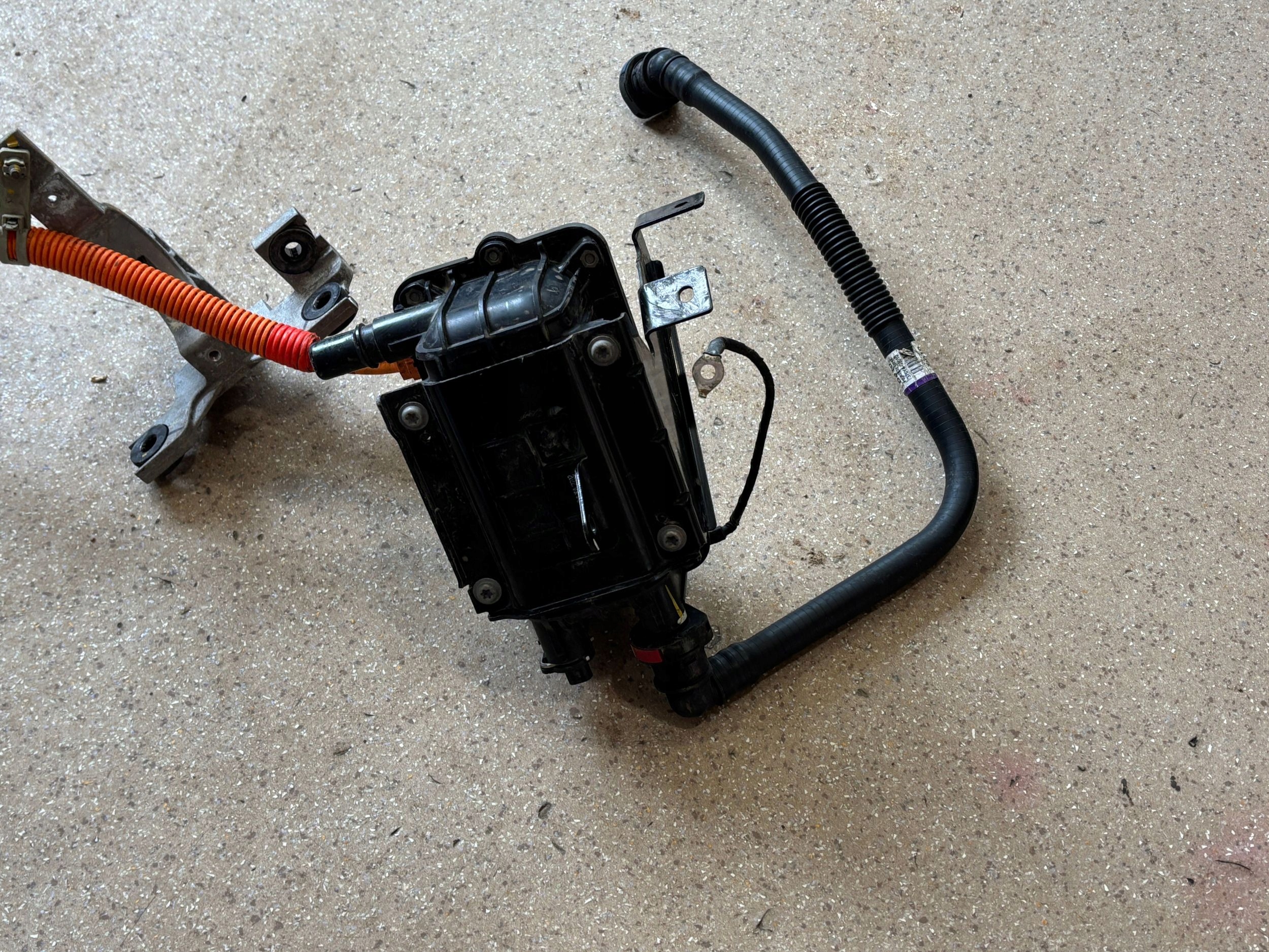 вентилятор Hyundai IONIQ 5 375W2GI100