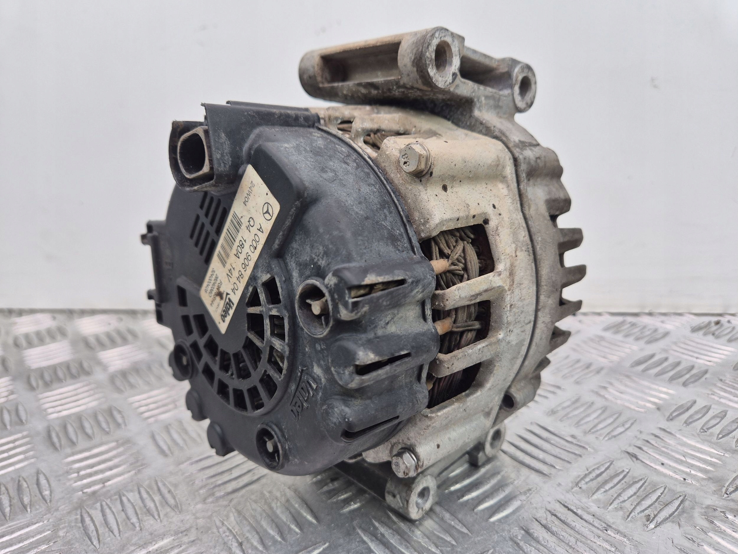 Mercedes Sprinter W907 W910 651.958 Alternator A0009068404