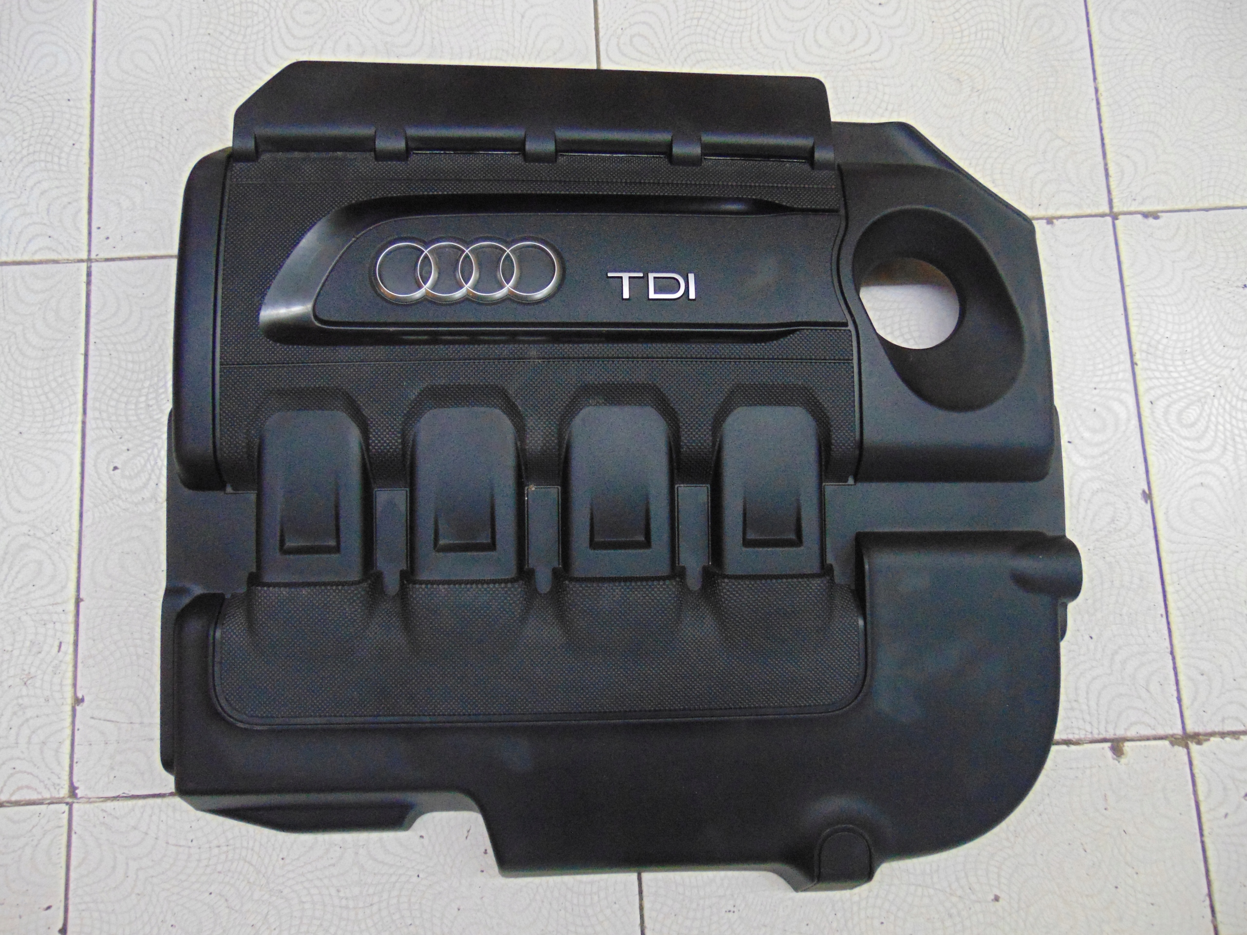 защита крышка на Двигатель Audi Q2 81A 1.6d