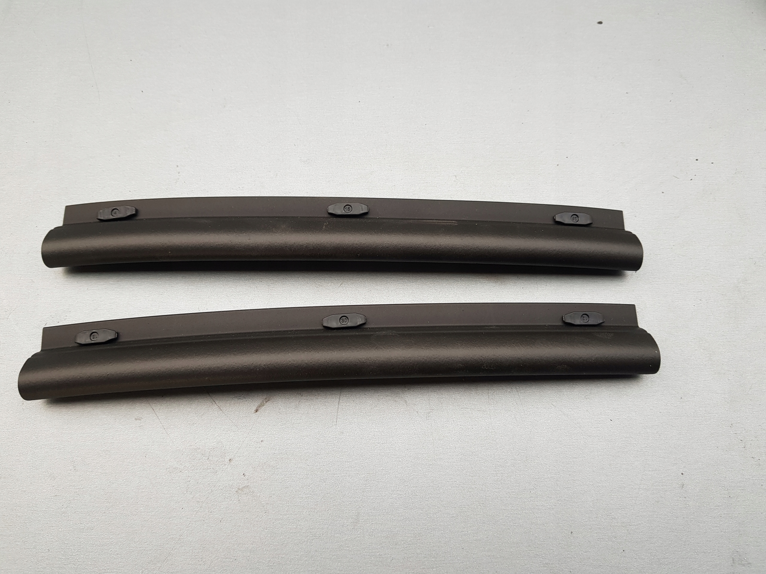 PASSAT B8 14- USZCZELKA MASKI POKRYWY SILNIKA OE