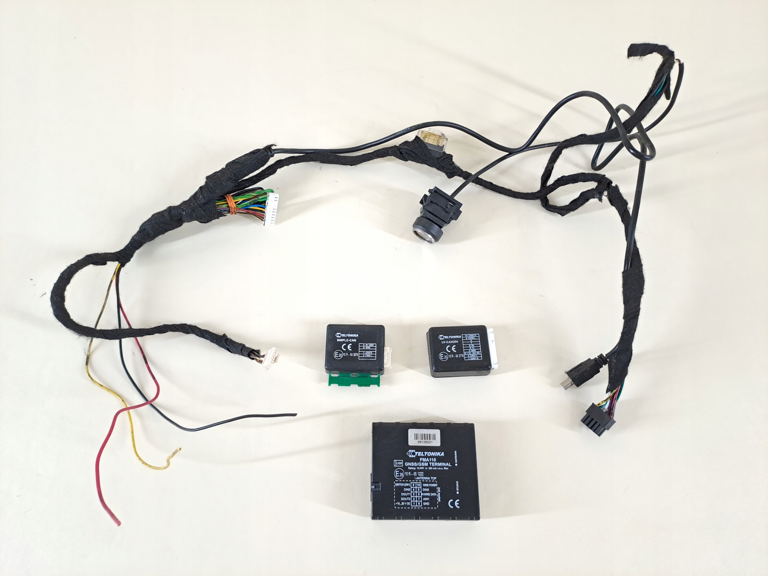 LOKALIZATOR GPS GSM TELTONIKA FMA110 LV-CAN200 SIMPLE-CAN