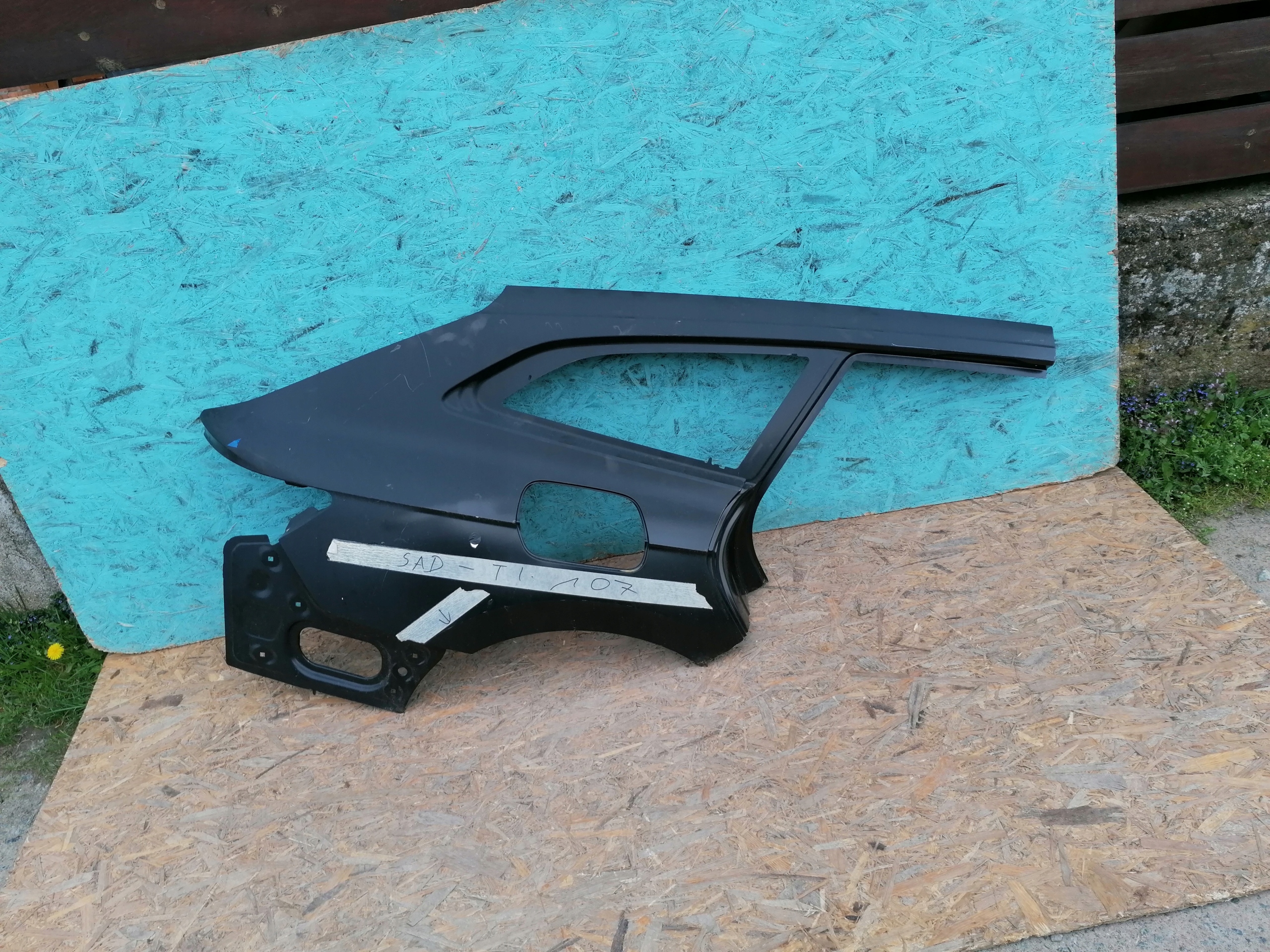 Arteon стрілянина номер крило задній прав. універсалg7