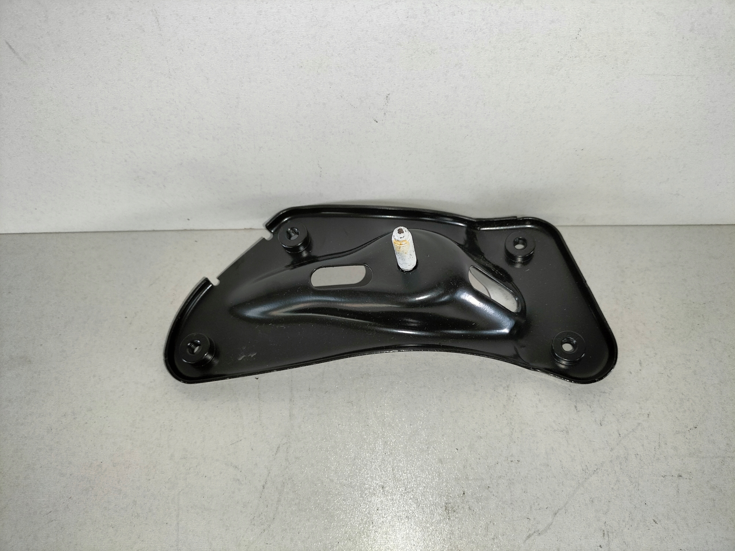 CONSOLE AILE AVANT GAUCHE SKODA OCTAVIA II 04