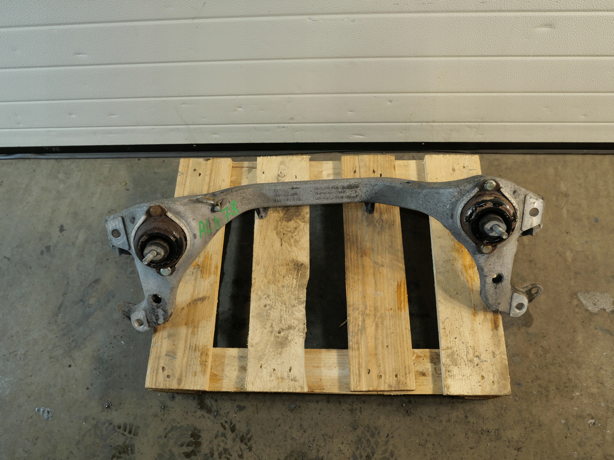 AUDI VW console below engine Z with airbags 7L6199207