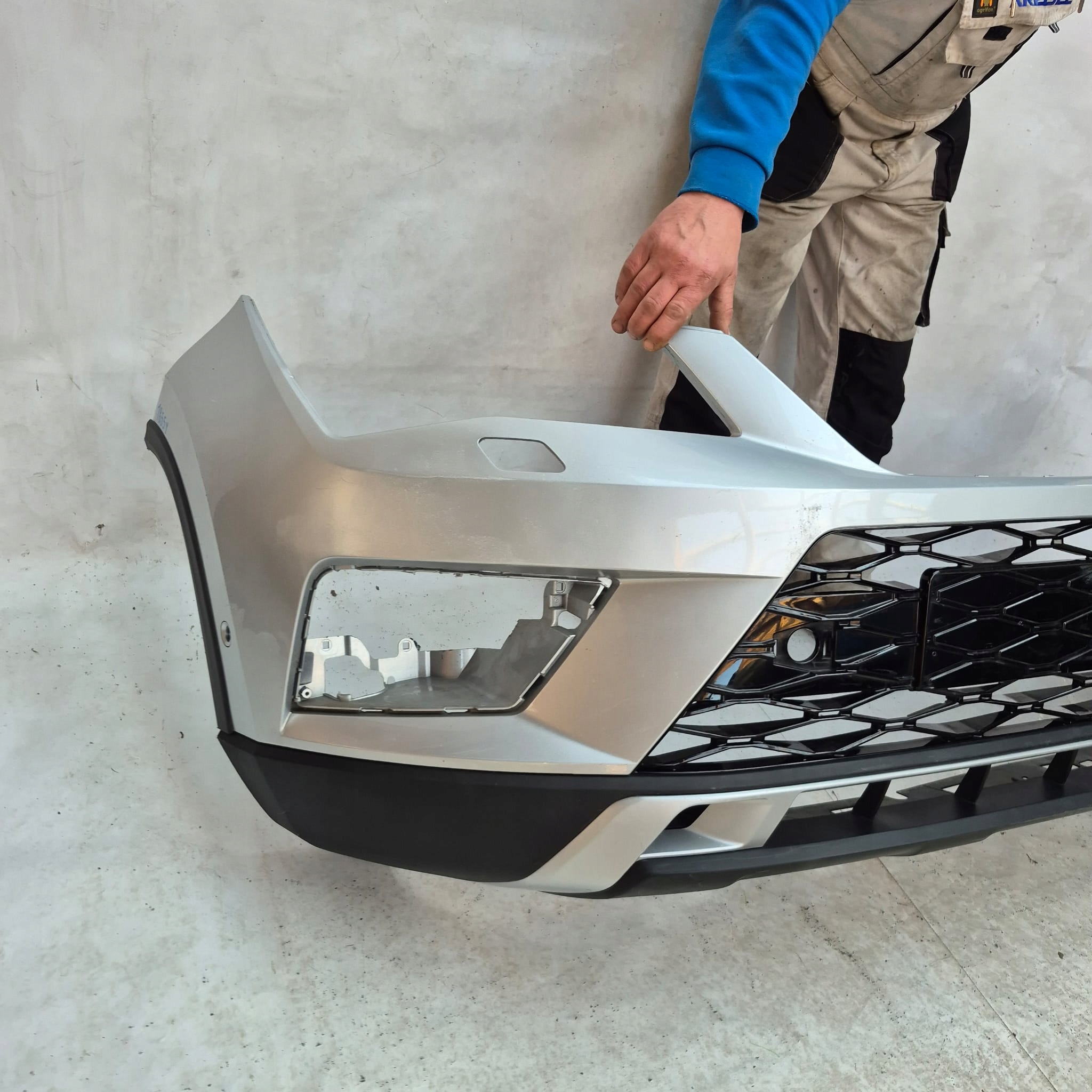 SEAT ATECA 16- bumper front front PDC SPR 575807221