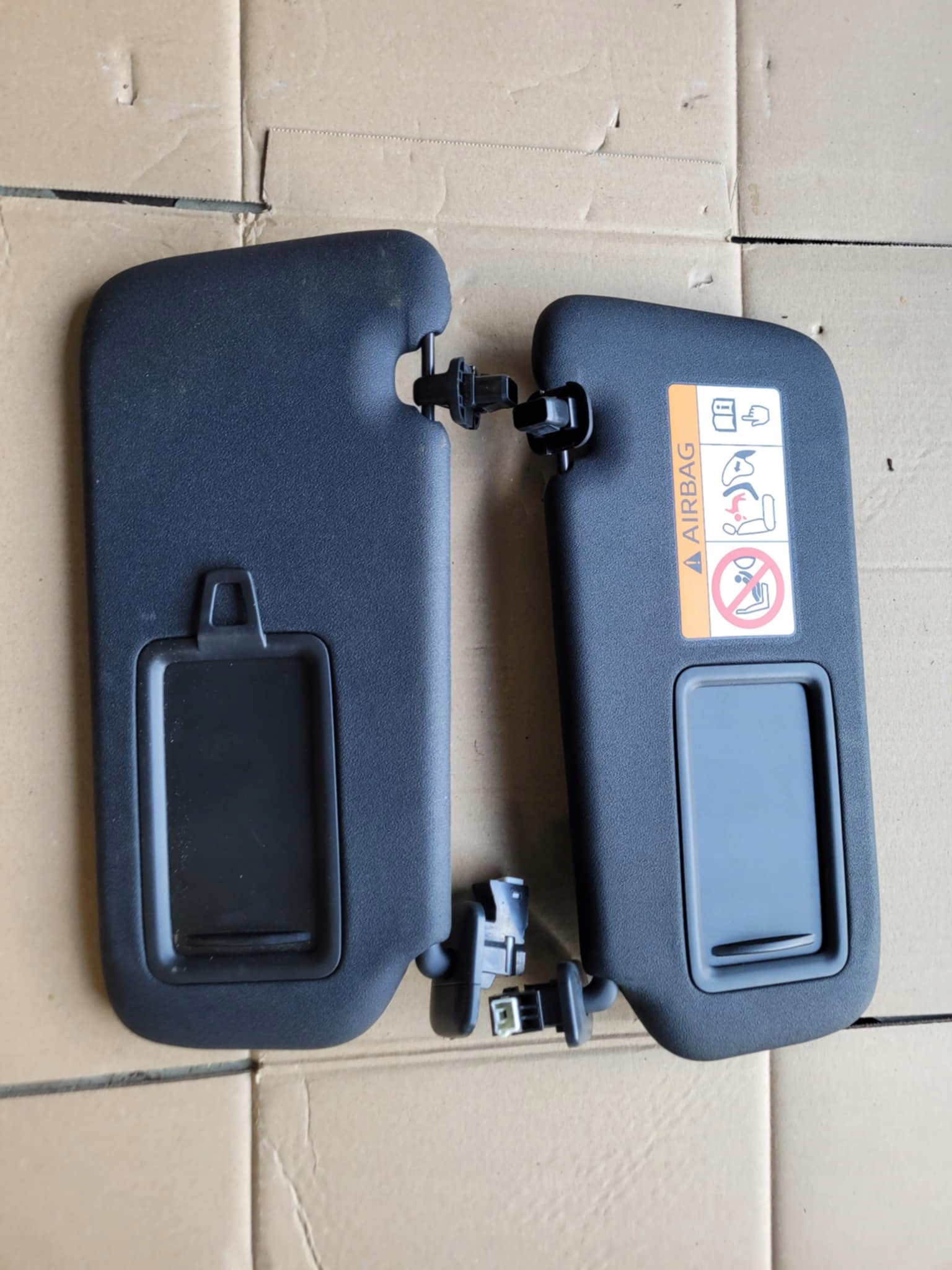 защита солнцезащитный козырек правый mazda MX-30 2021