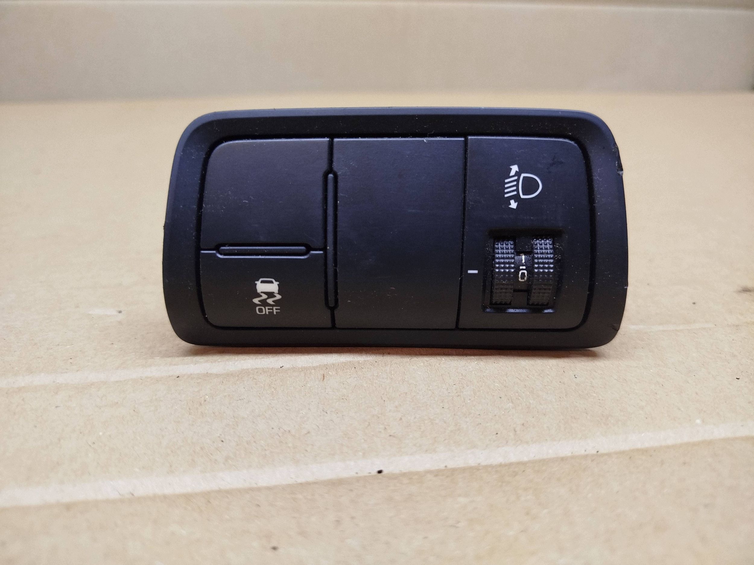 HYUNDAI I20 II PANEL REGULACJA Altezza luci 2019R