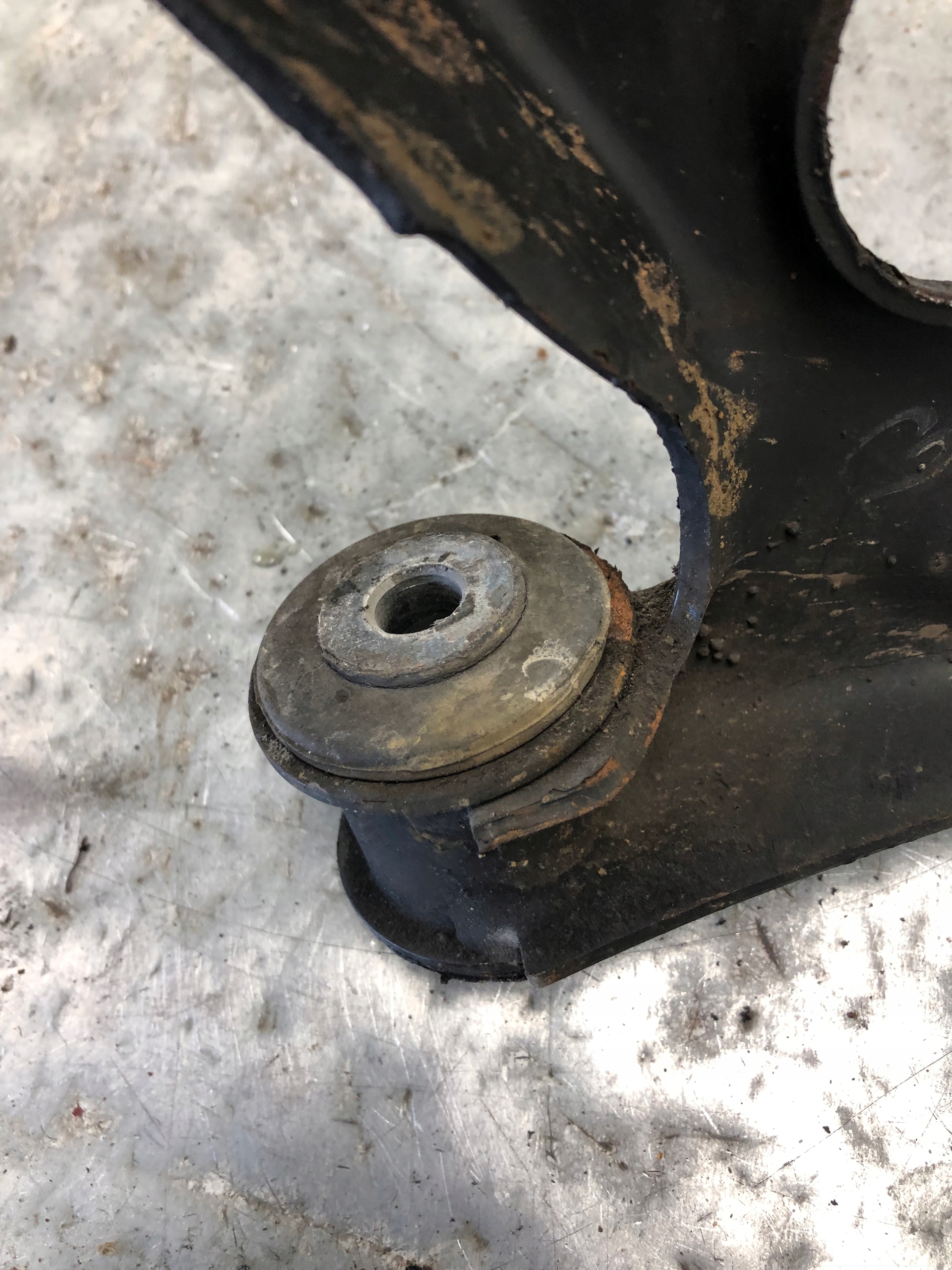 arm right front VW SKODA AUDI 1K0407166C 1K0199232G