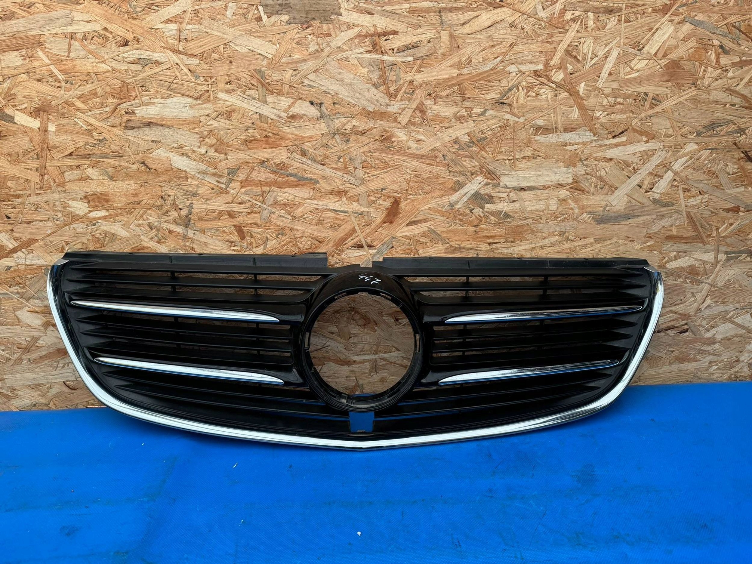 Mercedes-Benz Vito W639 Kühlergrill FRONTGRILL Kühlergitter A4478880123 - Thumbnail 1