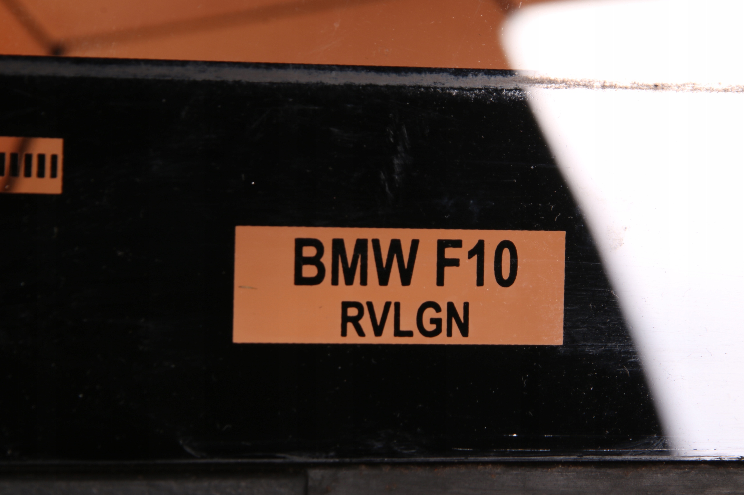 BMW 5 F10 window side door left rear left rear part MALA TROJKAT