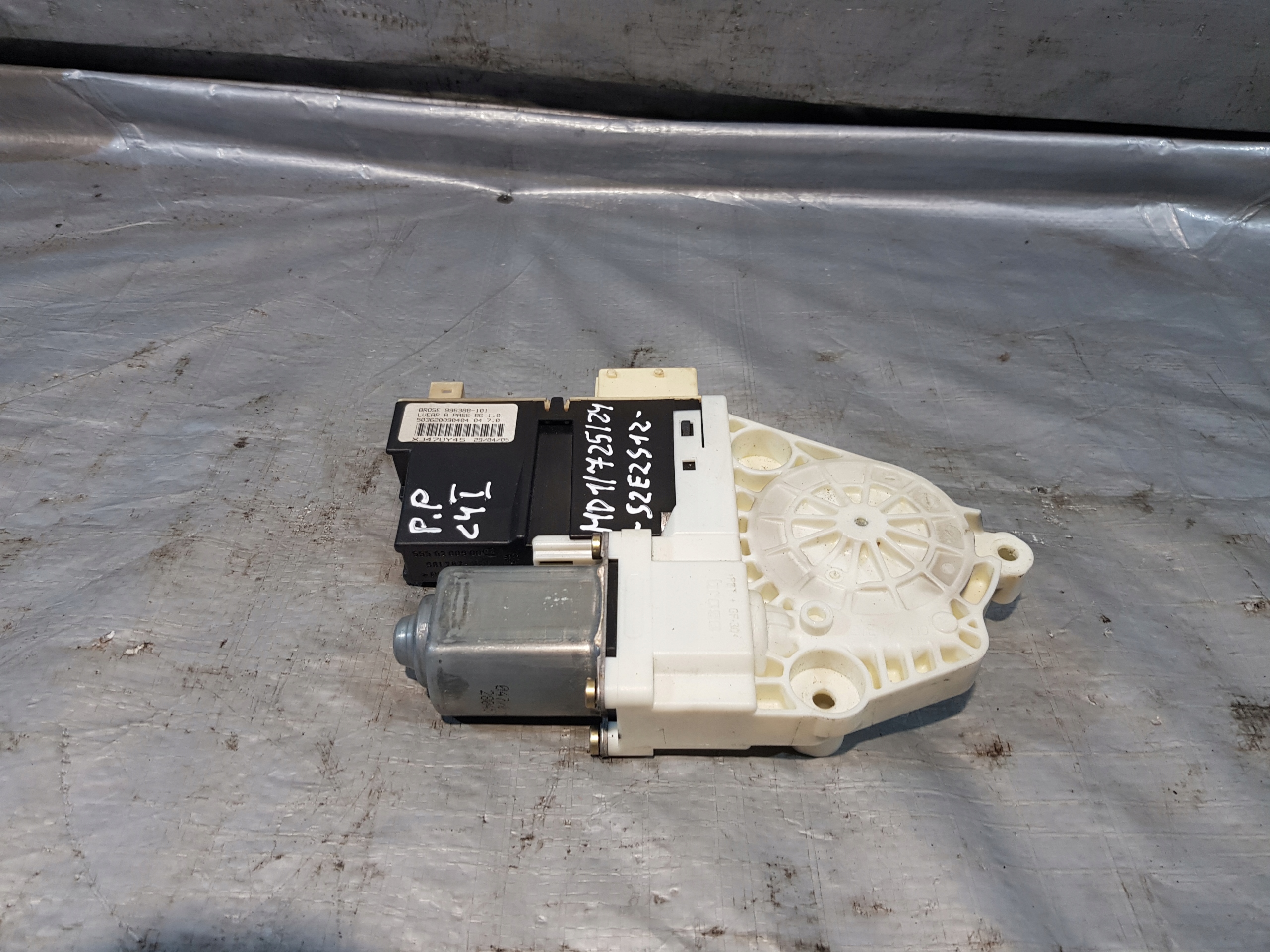 mini motor windows right front Citroen C4 and OE 996388101