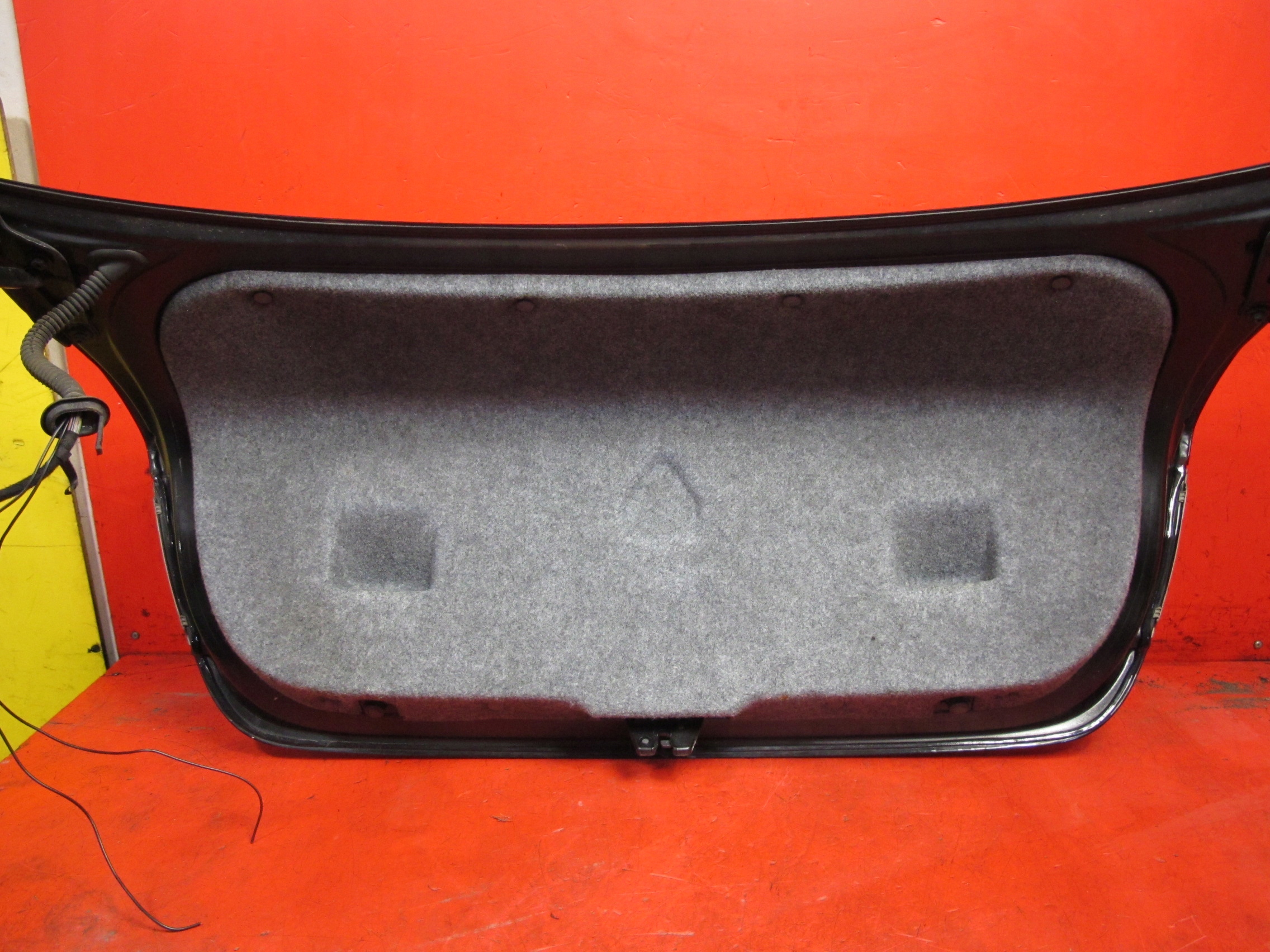 BMW 3 E90 CZESCI trunk door boot sedan 04-08 475