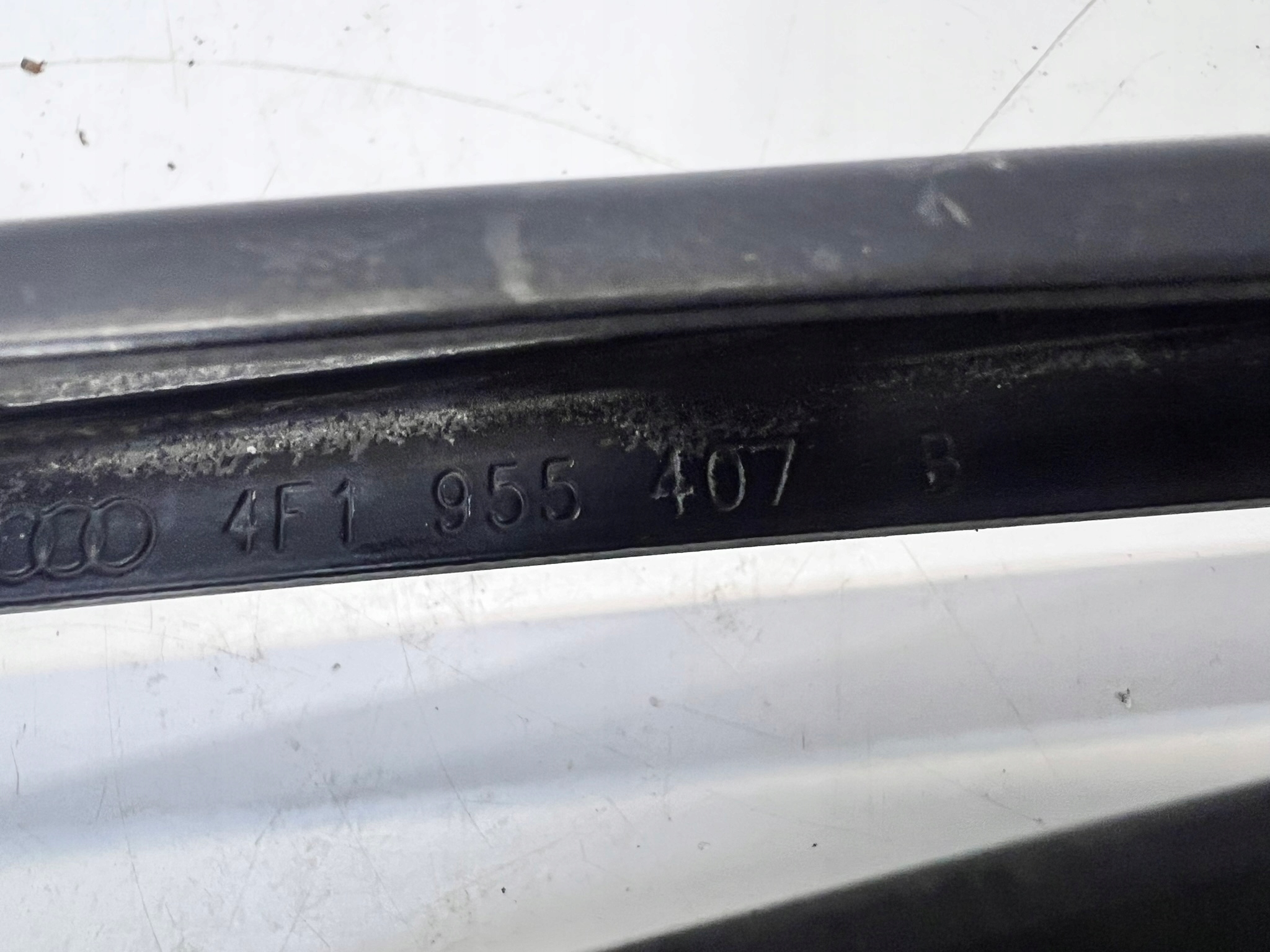 wiper arm AUDI A6 C6 left 4F1955407B