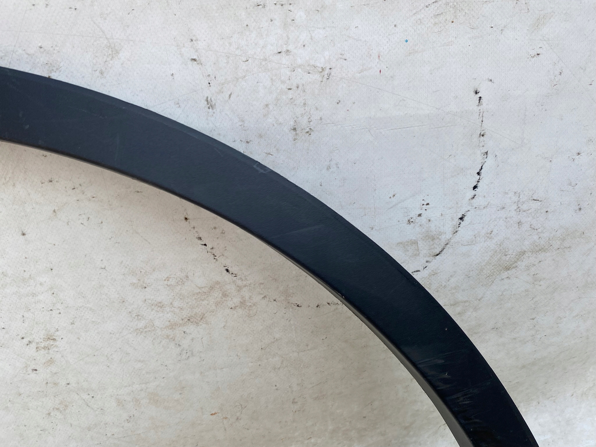 TESLA Y moulding for fender right front 1683860-00-A