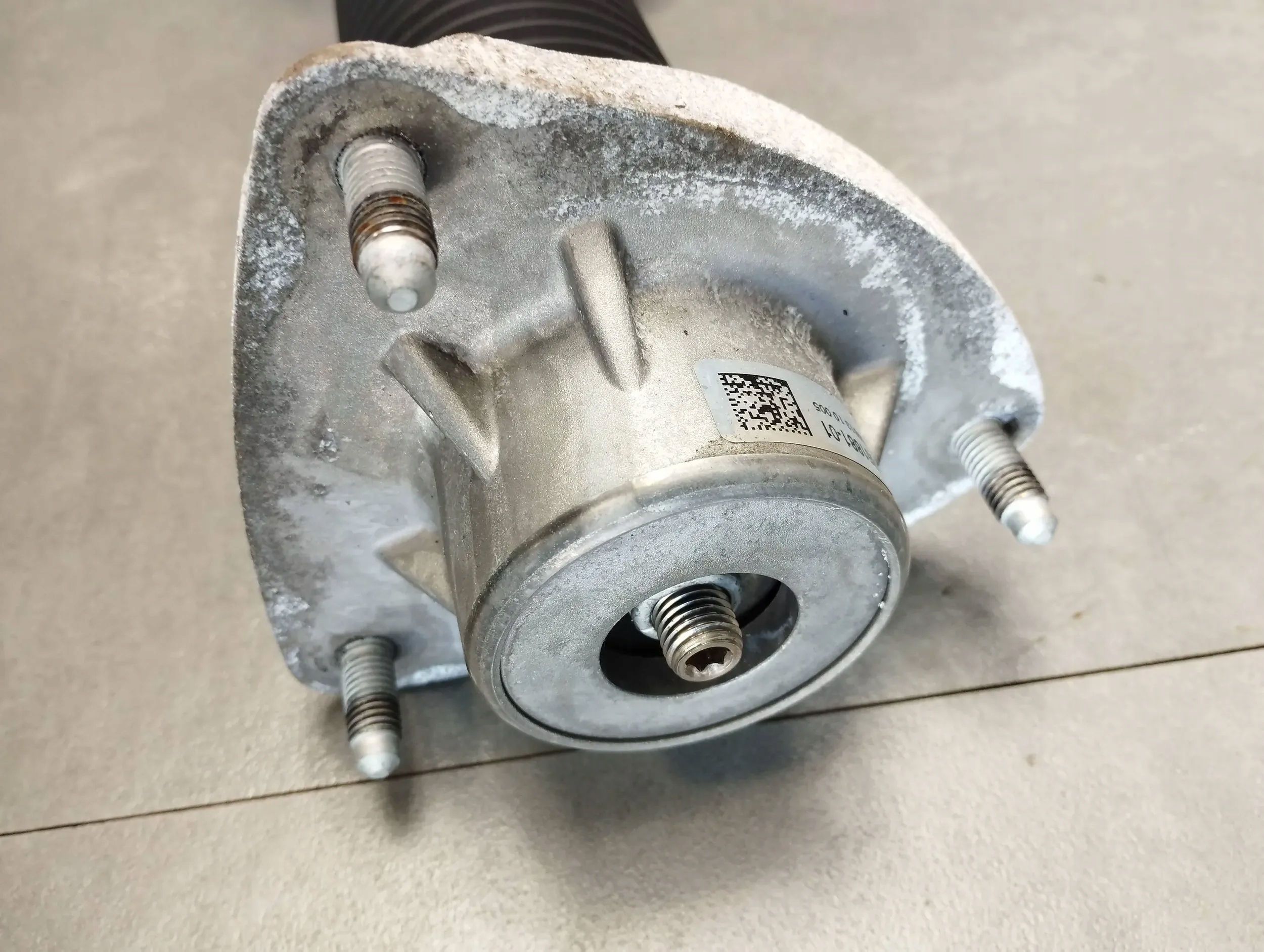 BMW X5 F15 shock absorber left rear part VDC 6863177