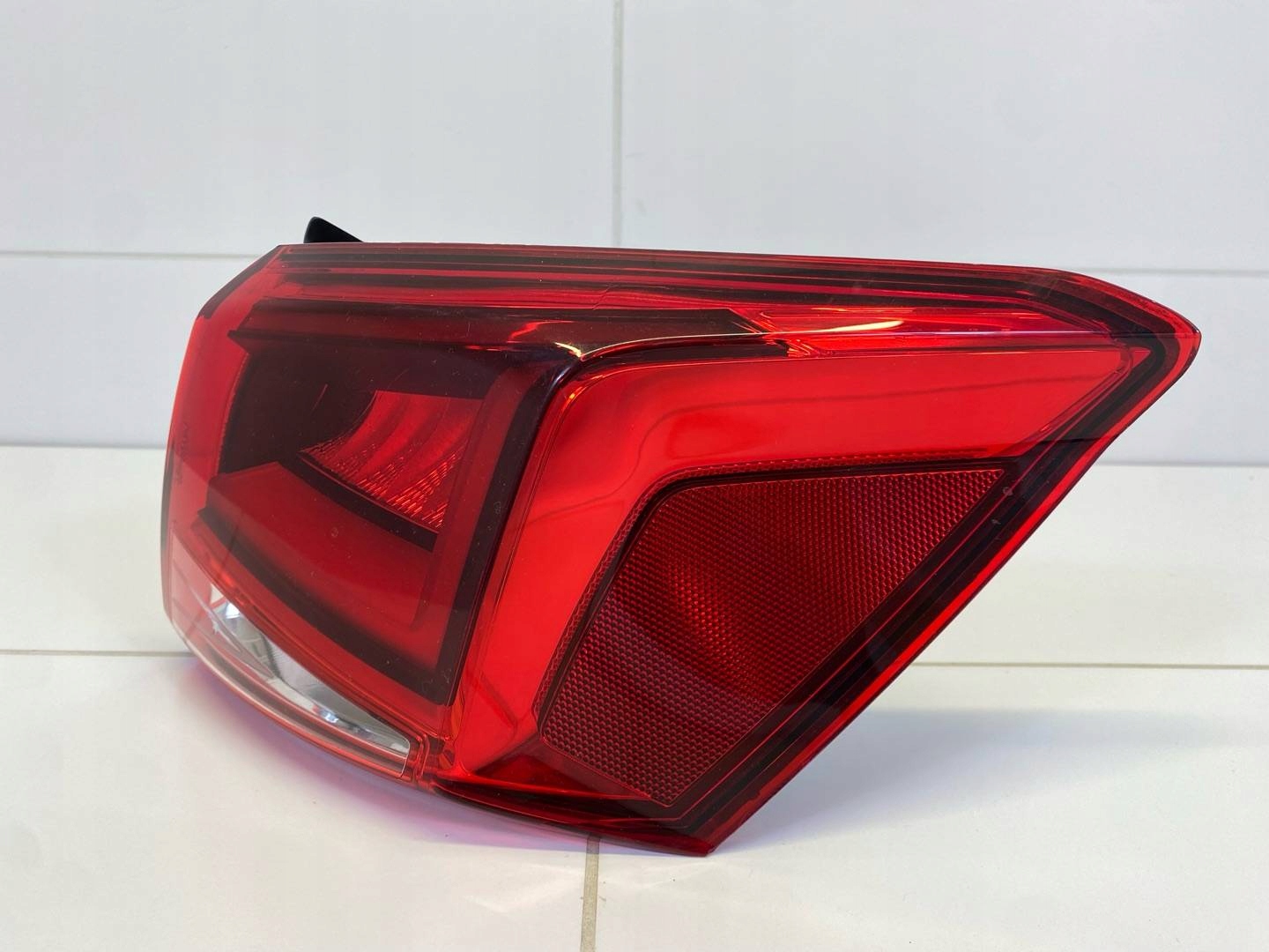 light rear right side SEAT Arona 2020 6F9945208B