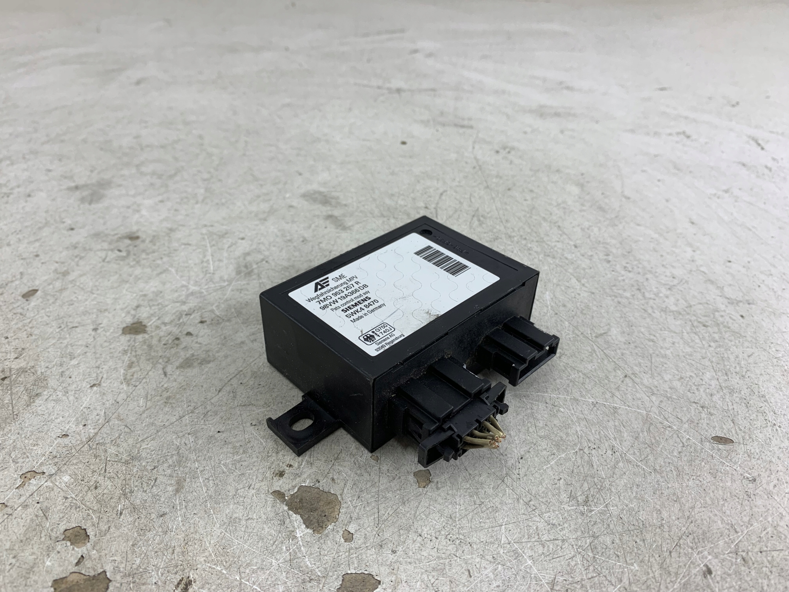 VW SHARAN and module control unit IMMOBILIZERA 7M0953257R
