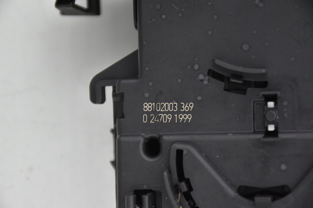 steering wheel levers and controls RENAULT 88102003