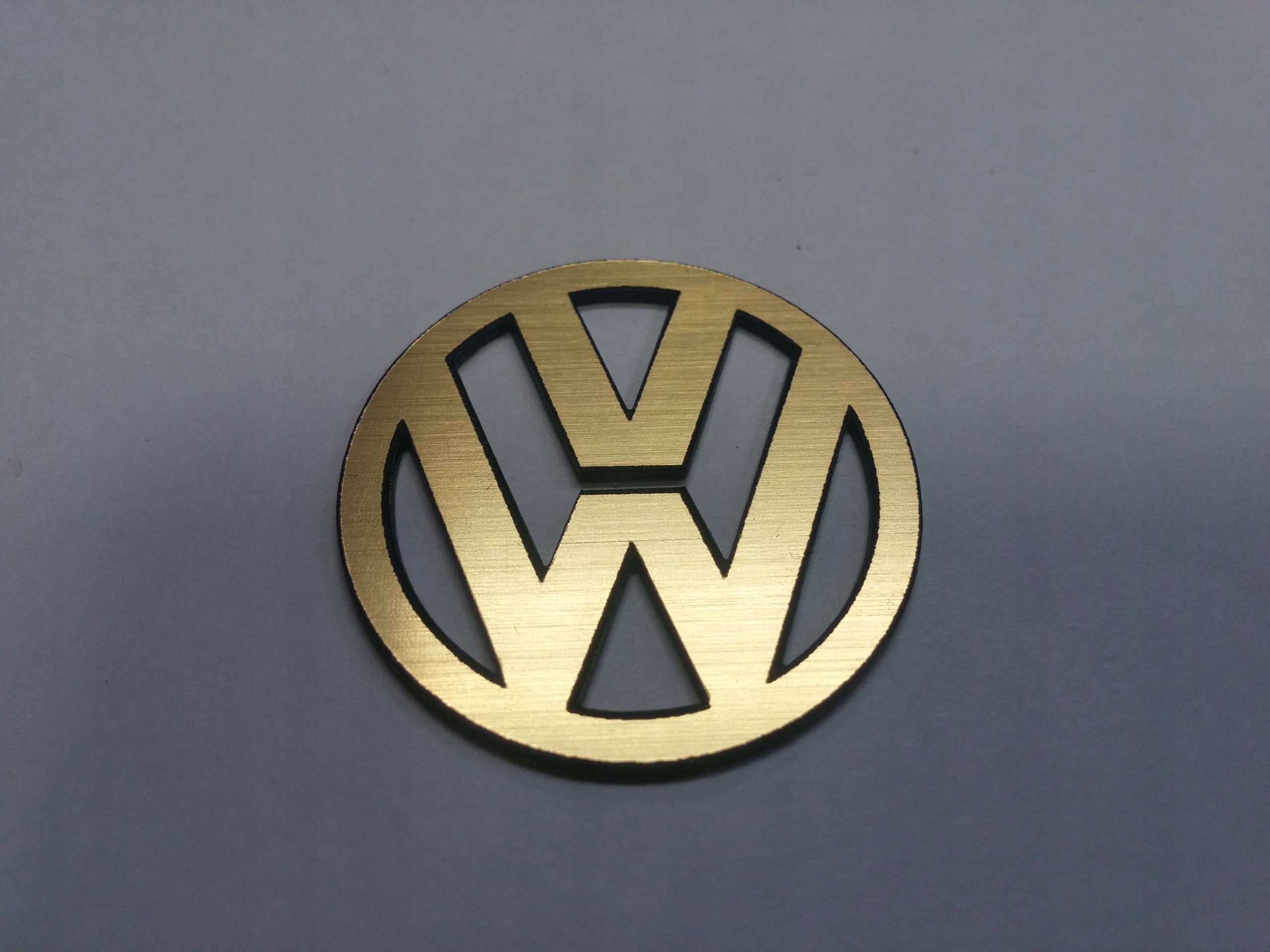 

Volkswagen naklejka emblemat 60 mm * Złota