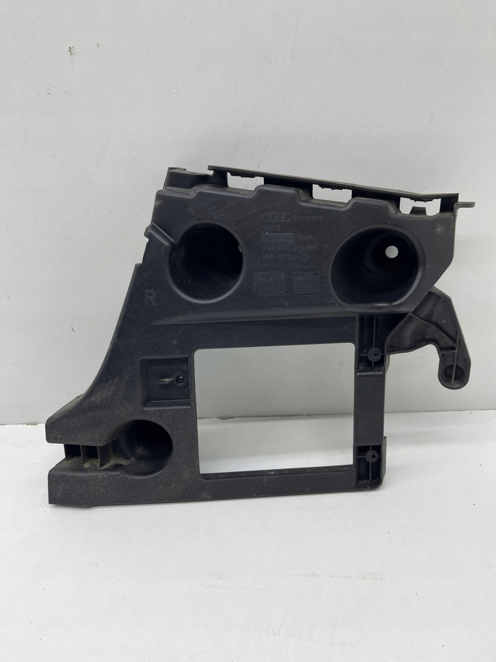 AUDI A6 C7 Berline Support Support plaque Pare choc Droite Arrière Original