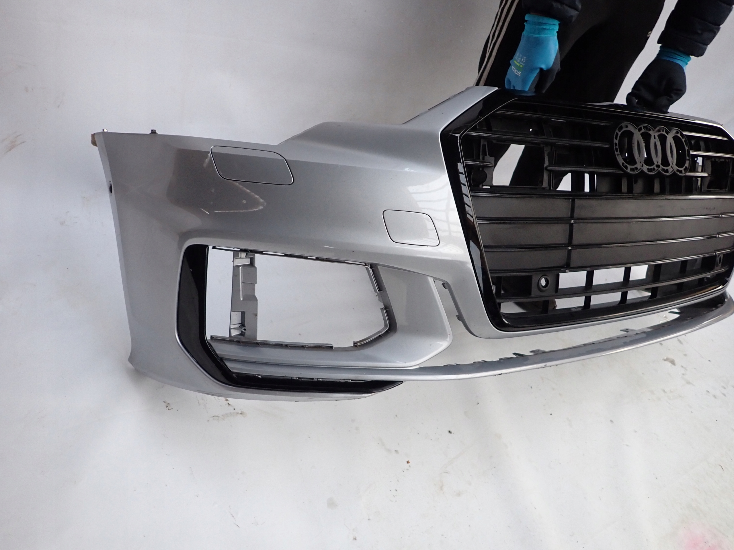 AUDI A6 C8 4K S LINE 18- bumper front front grill SPR PDC 4K0807221C
