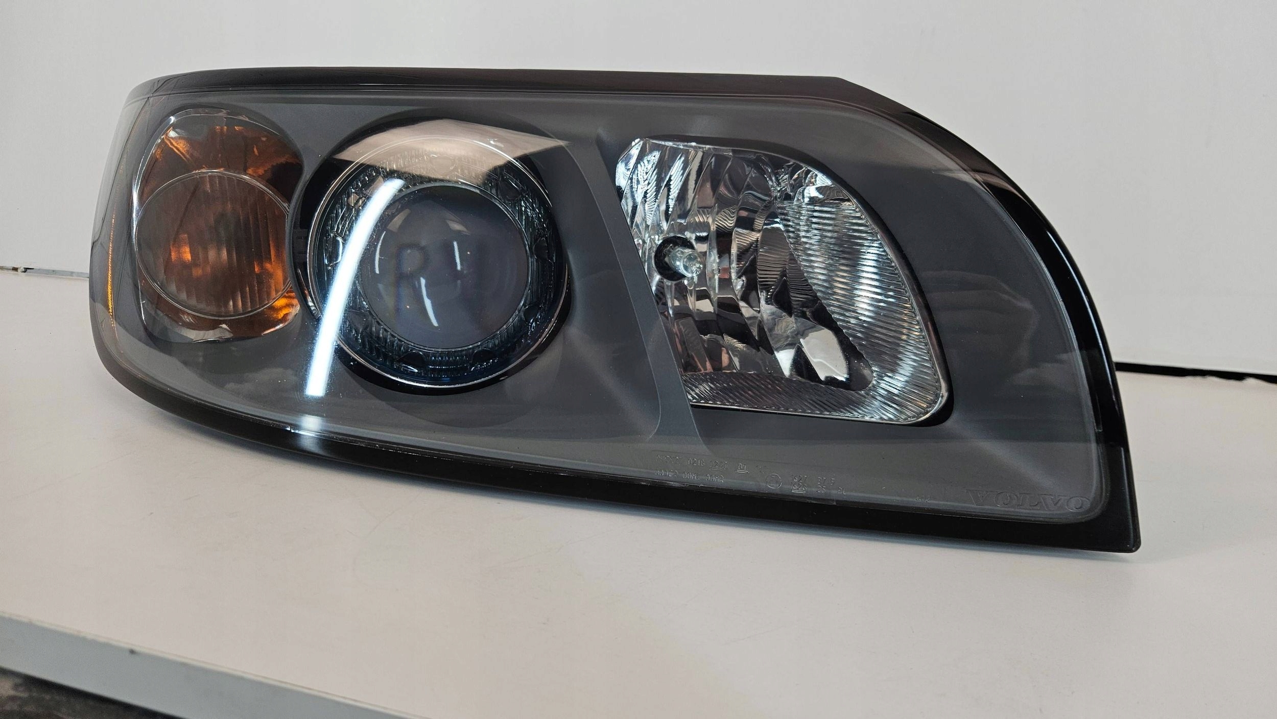 Volvo V50 S40 Xenon light right front front reflektor 30678917