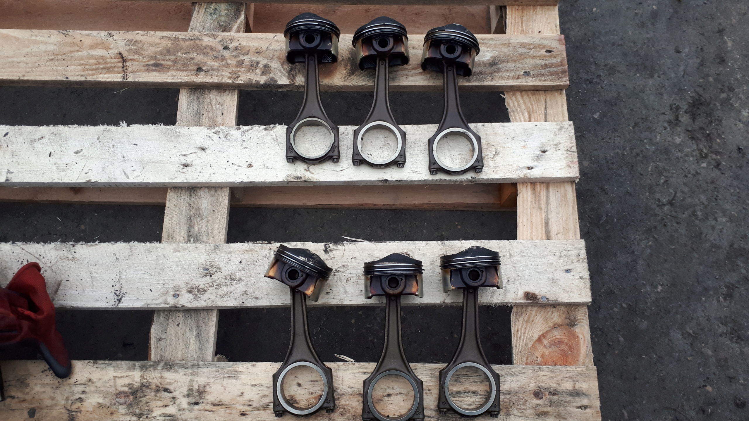 S4 B8 LIFT TŁOK Z KORBOWODEM 3.0 TFSI S5 A6 C7 SQ5