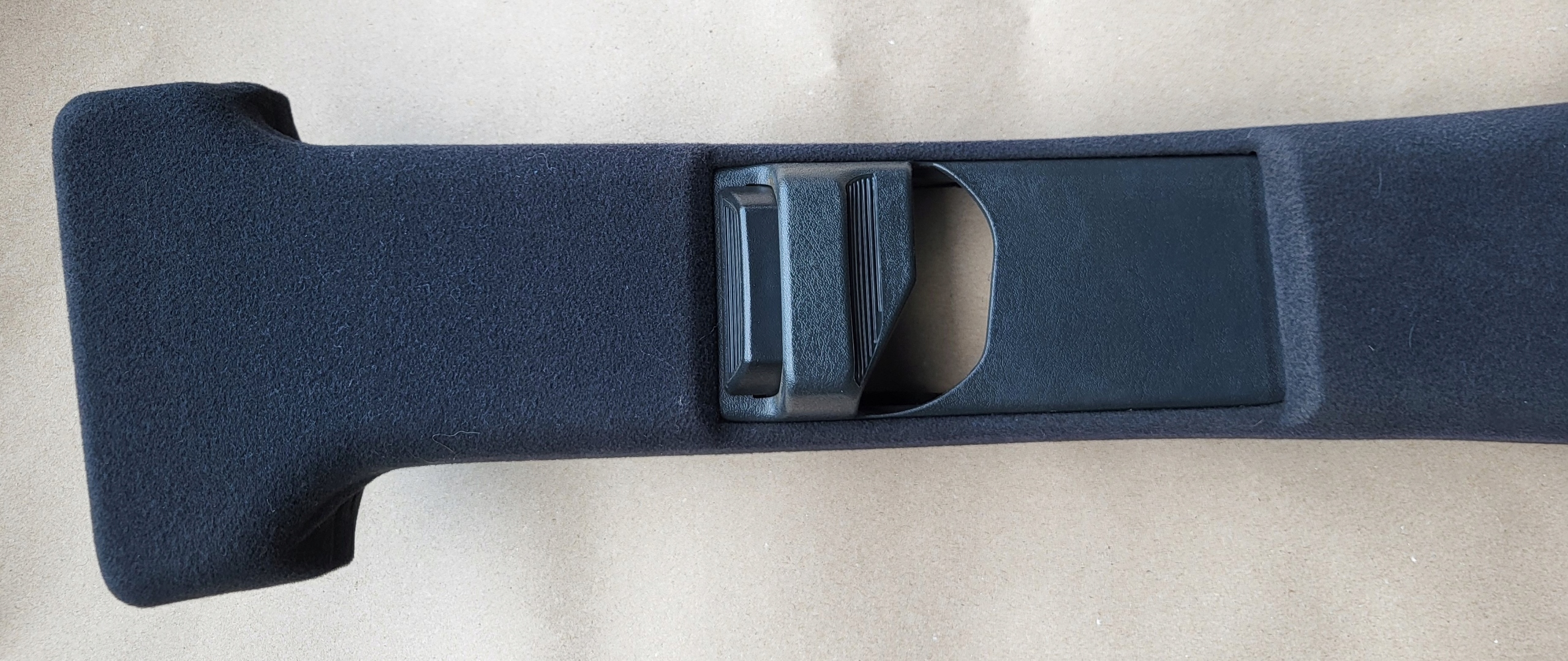 cover side SLUPKA B right central black MERCEDES E W210 OE EU