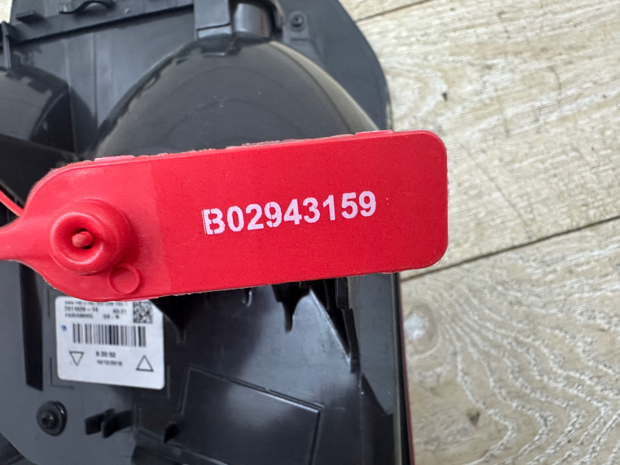 BMW 2 F45 GRAND TOURER light left rear part bodywork 7311029