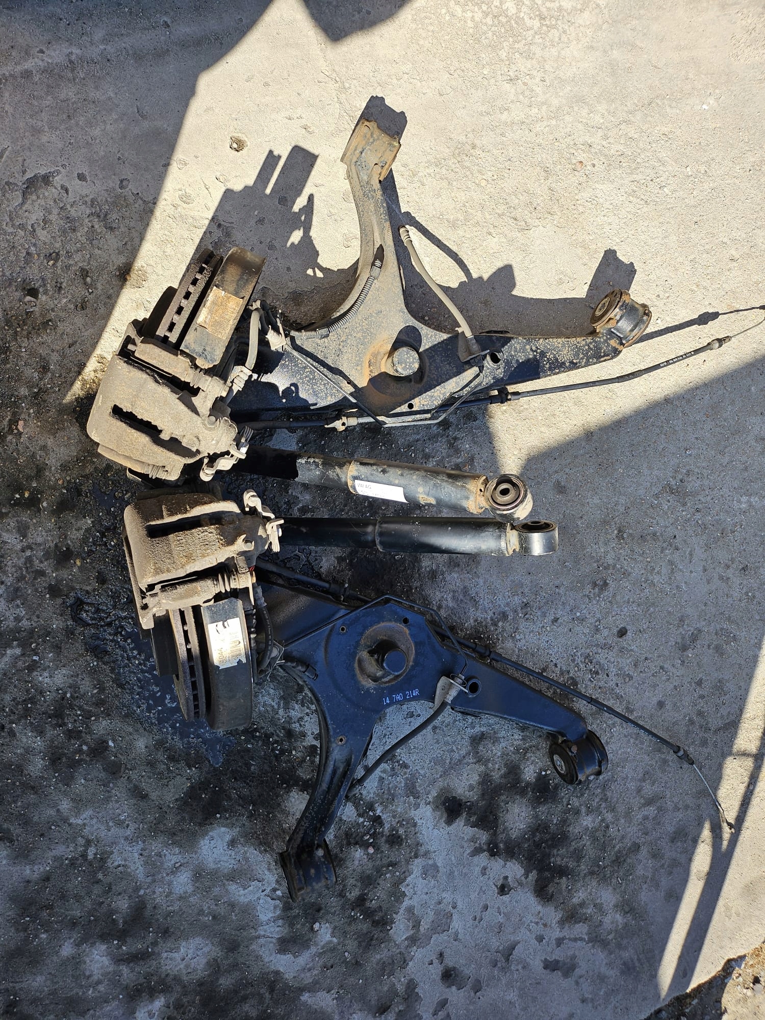 VW T6 LIFT T6.1 ZWROTNICA WAHACZ TARCZA ZACISK 7E0501414PRAWA 7E0501413LEWA