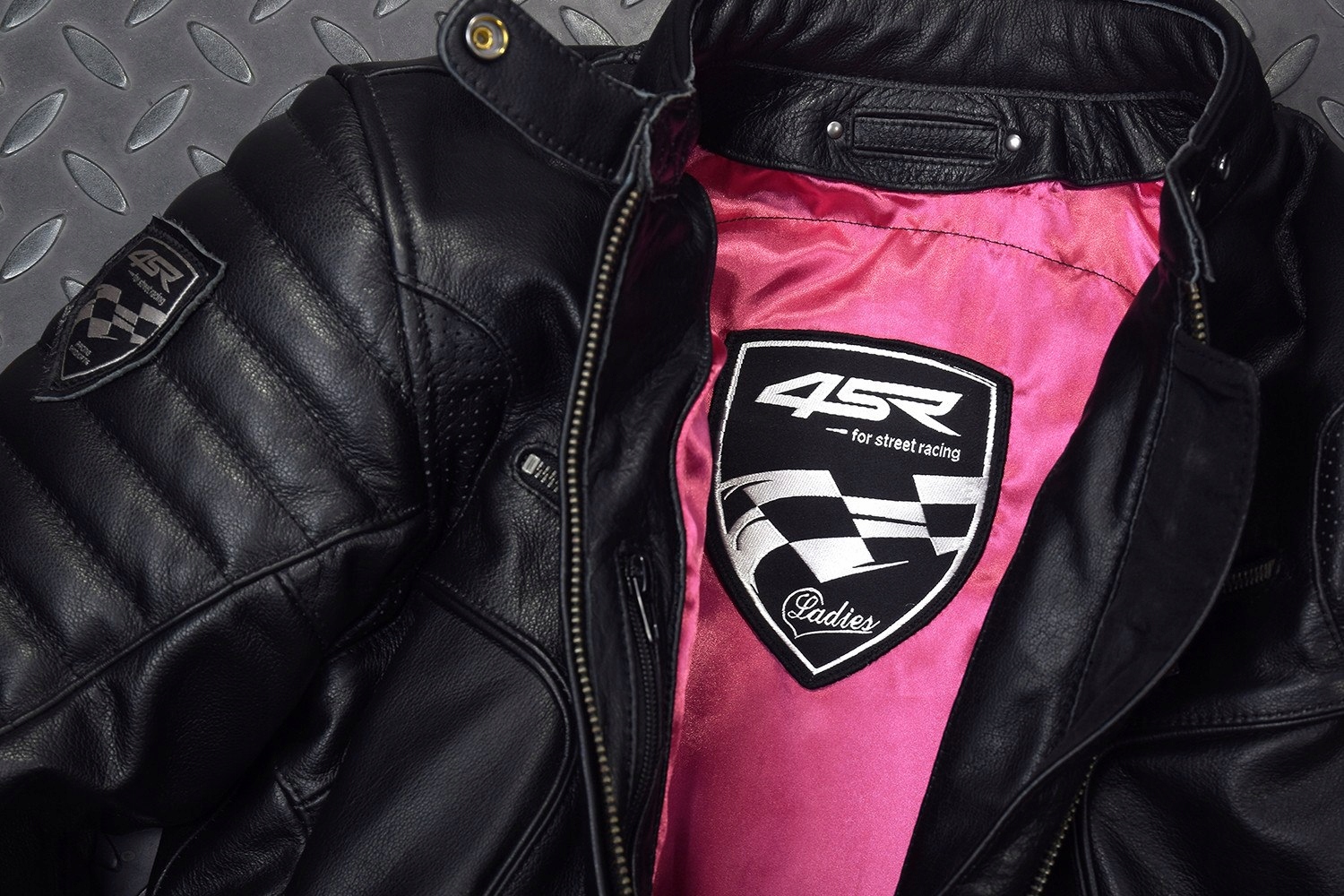 B-Monster Lady 44 Model B-Monster Lady 44