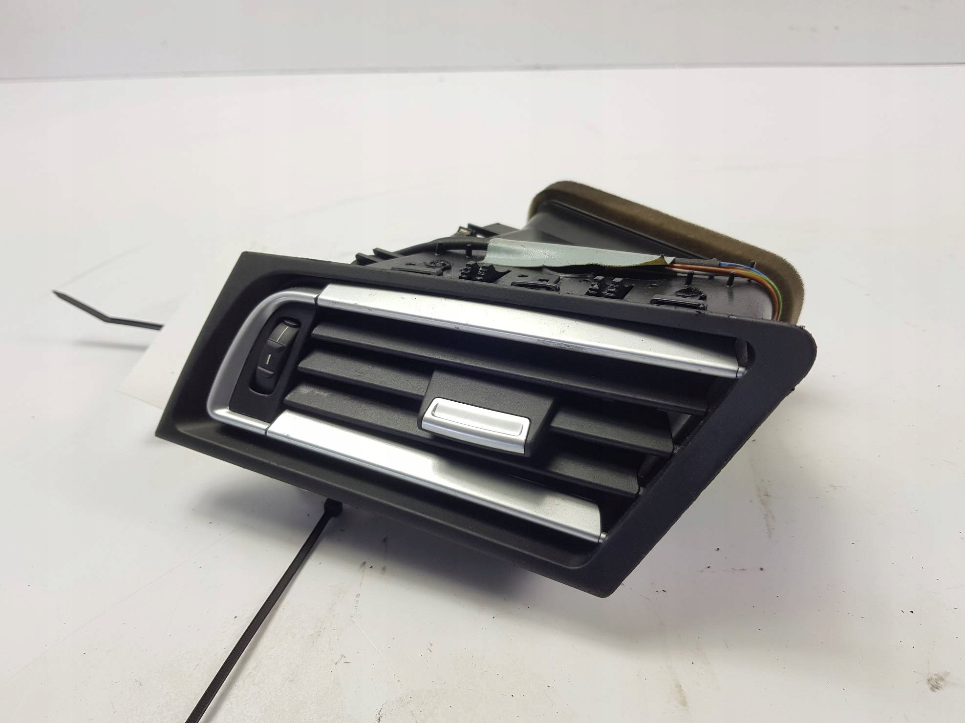 grid air conditioning devices left 9115857 BMW F01 740D