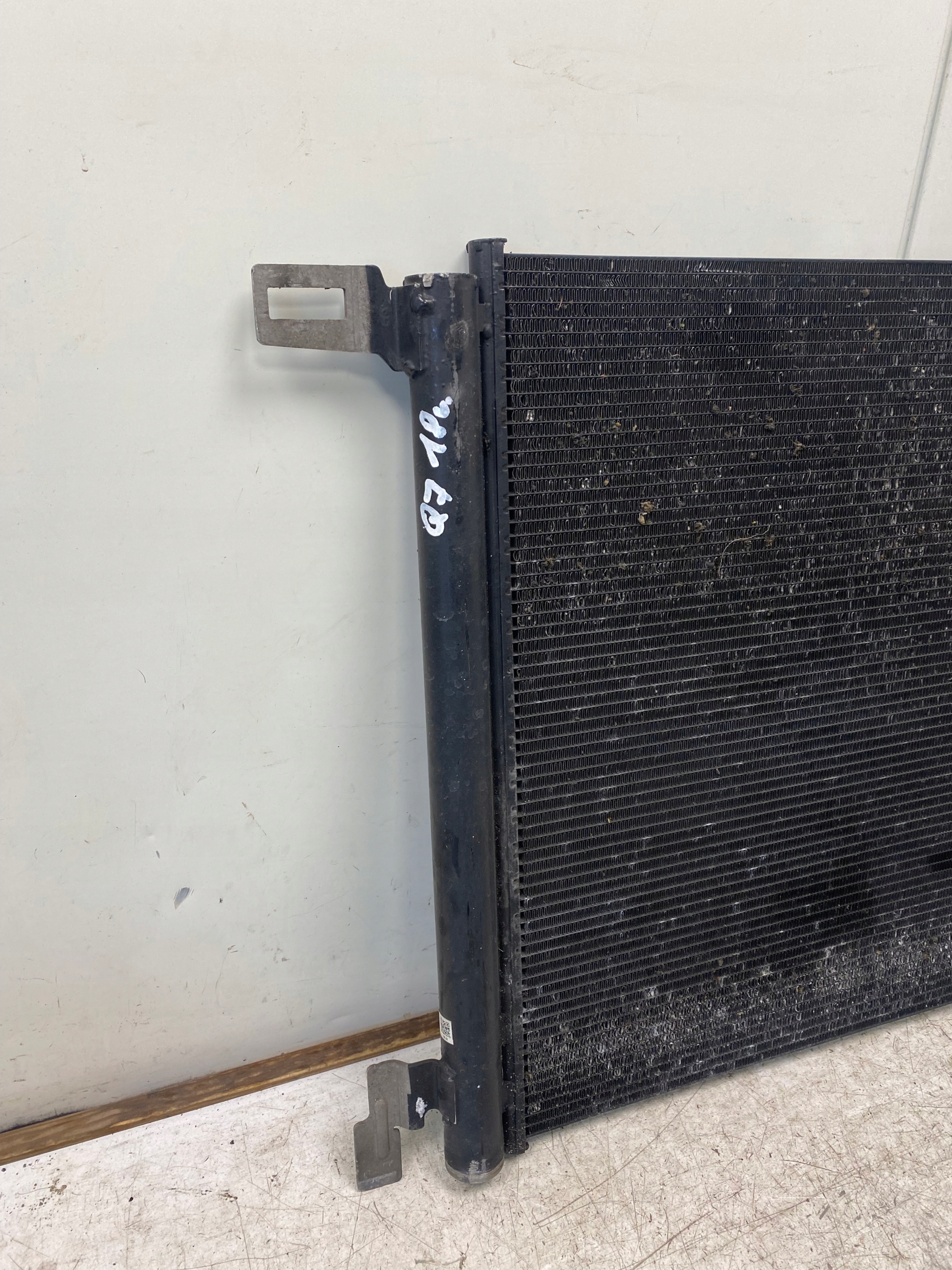 AUDI Q7 4M0 Radiateur climatisation 4M0816411B