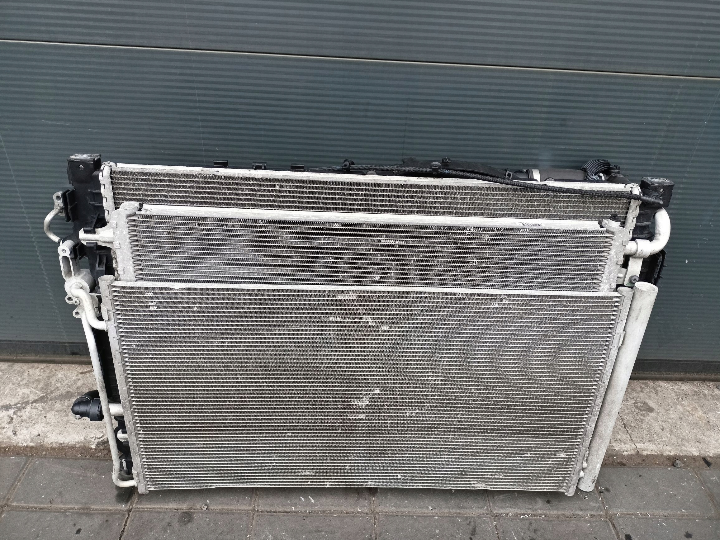 LAND ROVER RANGE ROVER EVOQUE II 2.0D L551 - PAS PRZEDNI CHŁODNICE BELKA Producent części Land Rover OE