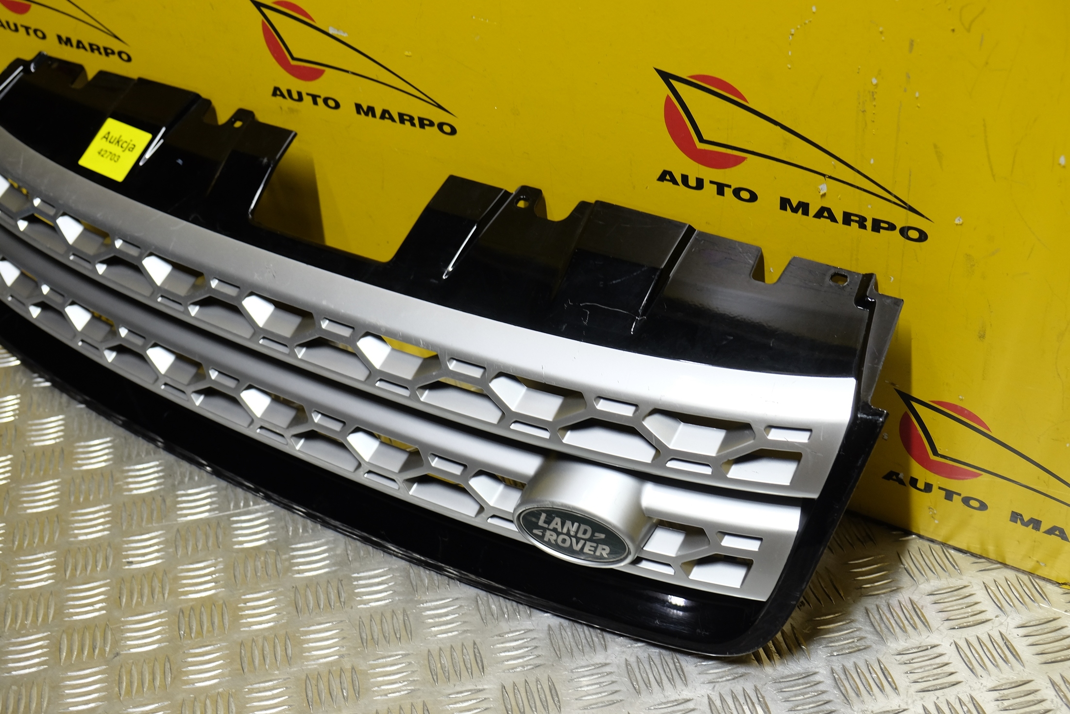 LAND ROVER DISCOVERY SPORT 15- GRILL ATRAPA USA Typ samochodu 4x4/SUV Samochody osobowe