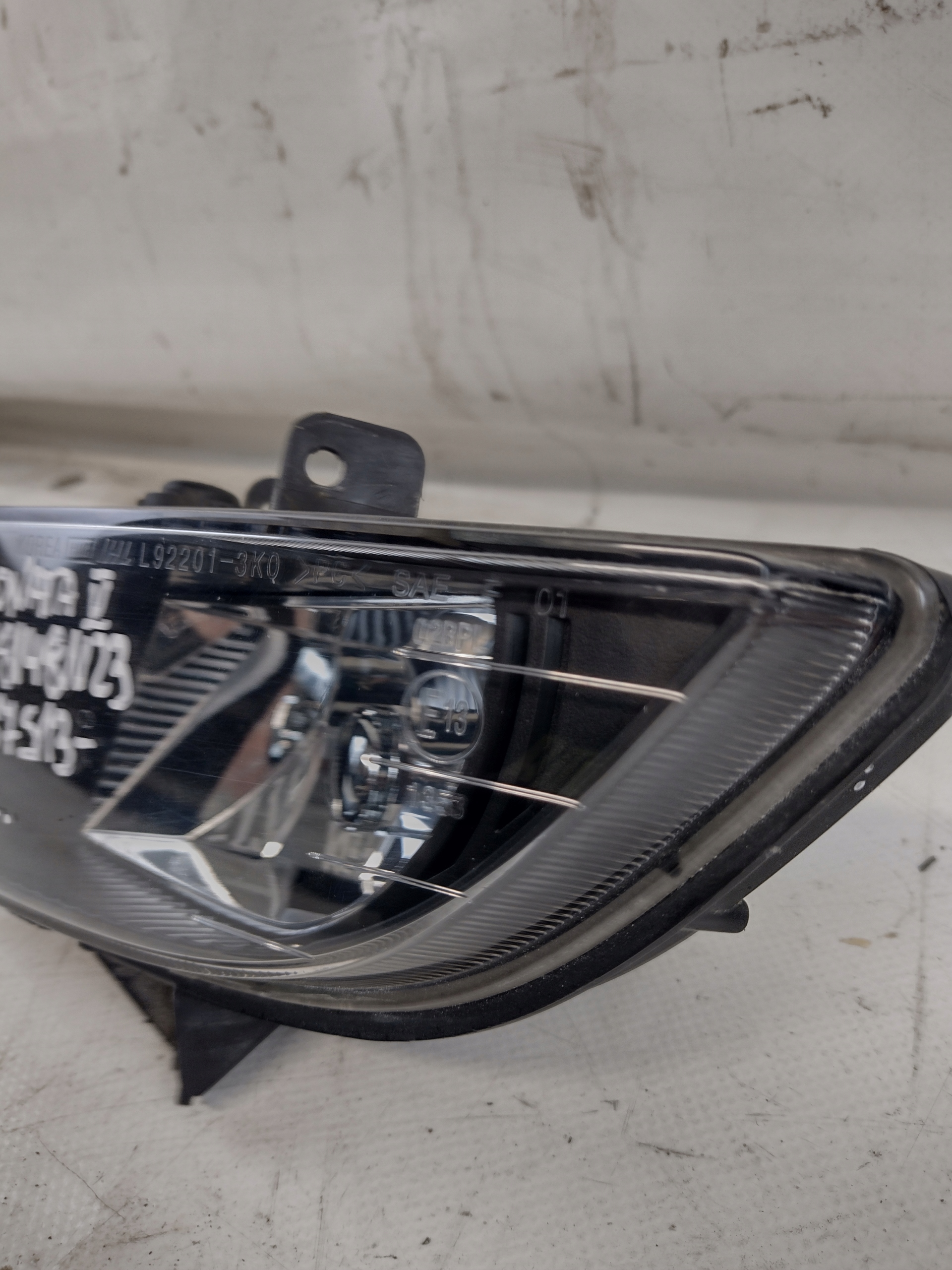 fog light left Hyundai Sonata V 92201-3K0