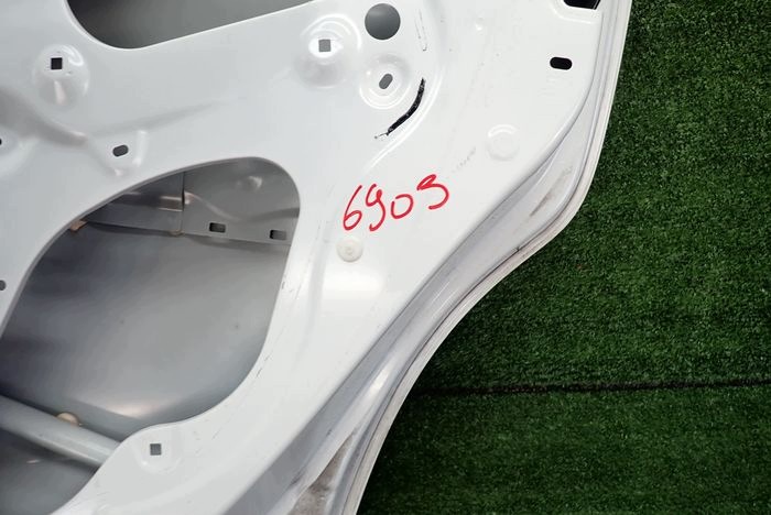 MITSUBISHI SPACE STAR 13- door right rear. rear part