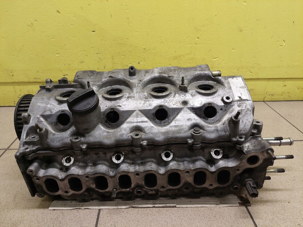 TOYOTA COROLLA E12 2.0 D4D TESTATA Motore