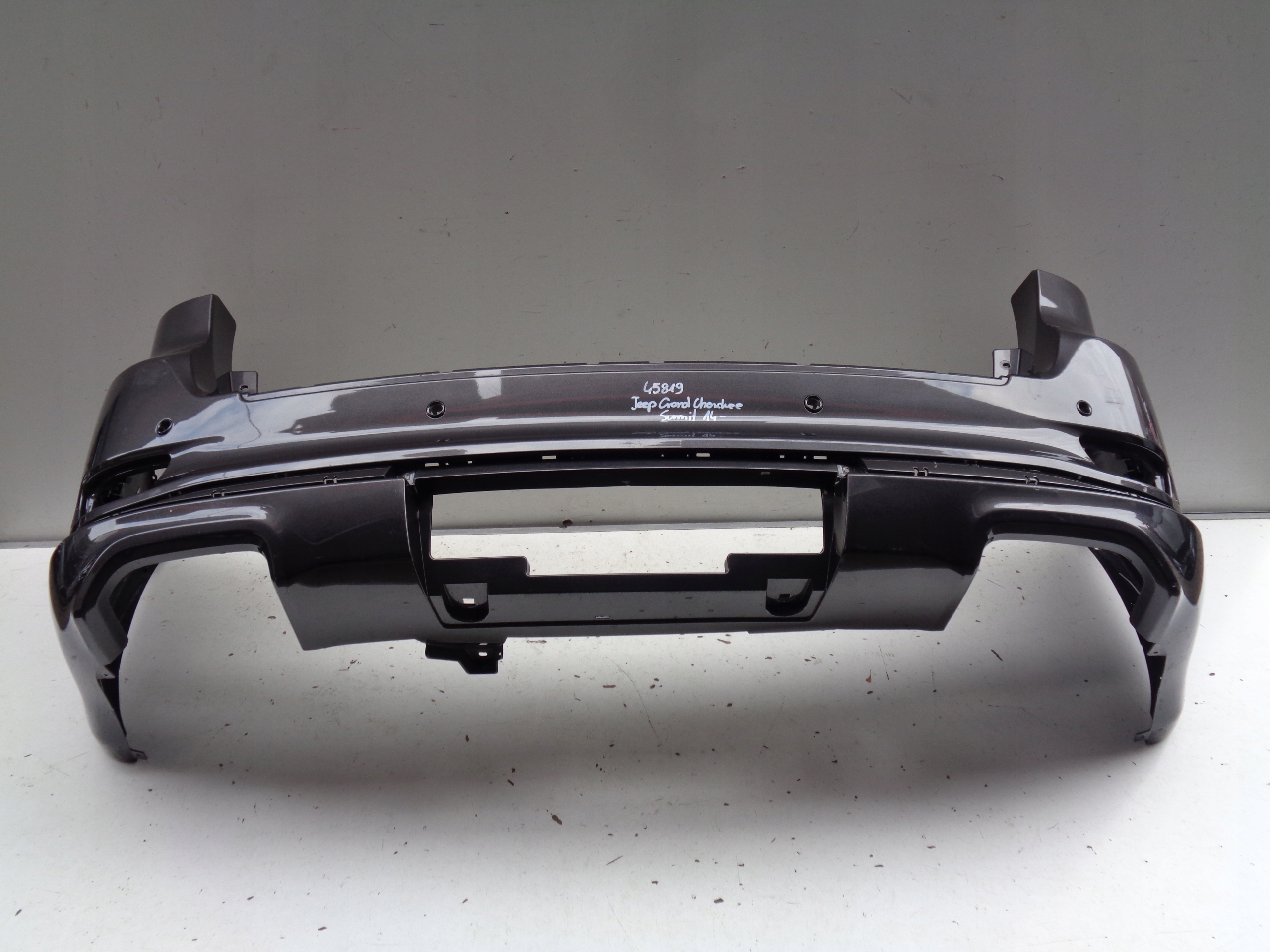 bumper rear JEEP GRAND CHEROKEE WK2 SUMMIT 14- NR 45819