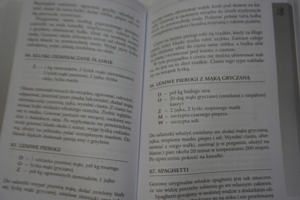 PRAKTYCZNE GOTOWANIE WEDŁUG PIĘCIU PRZEMIAN ANNA CZELEJ Język publikacji polski