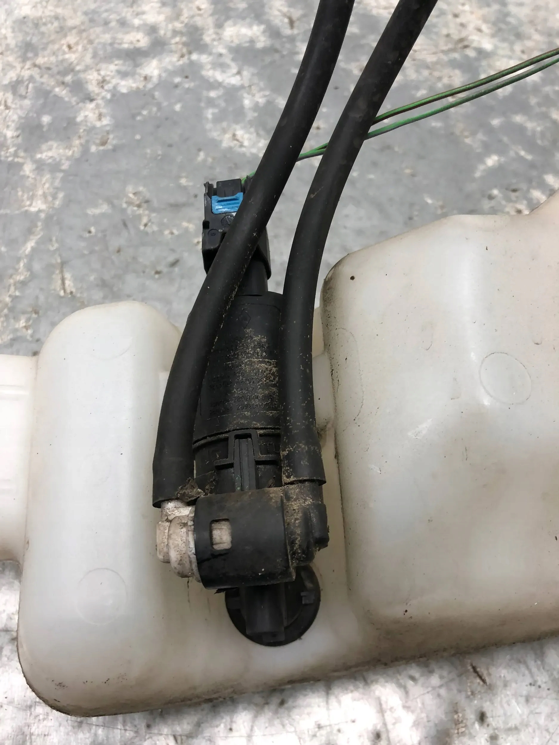 washer fluid tank DACIA DOKKER 289106925R