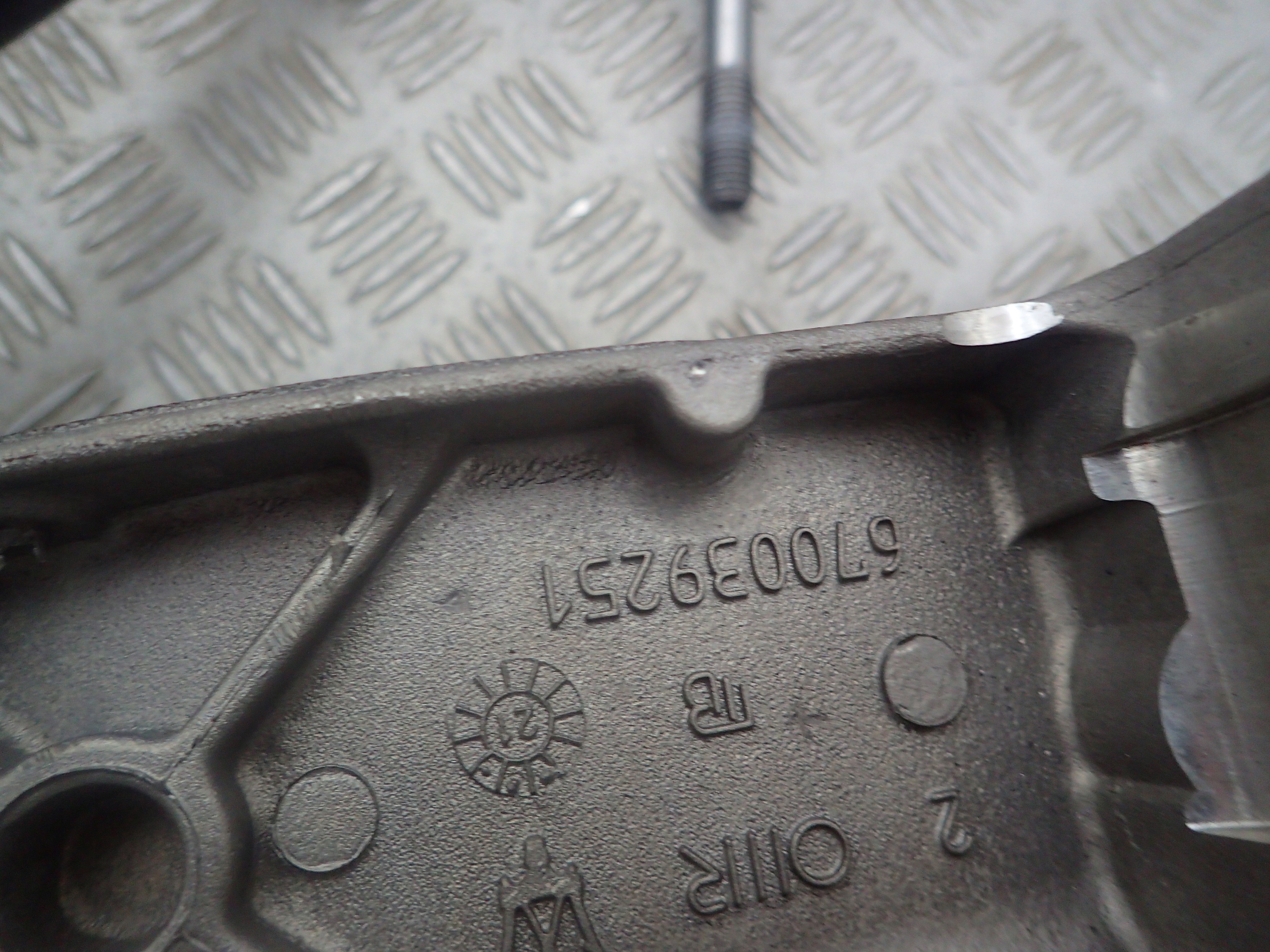 MASERATI GHIBLI TROFEON ŁAWA SANKI WÓZEK KOŁYSKA Typ samochodu Samochody osobowe