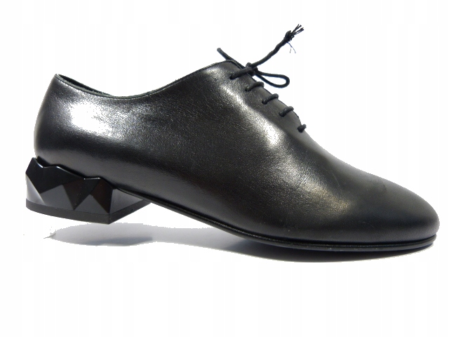 Dámské šněrovací polobotky z ploché kůže Sala 37