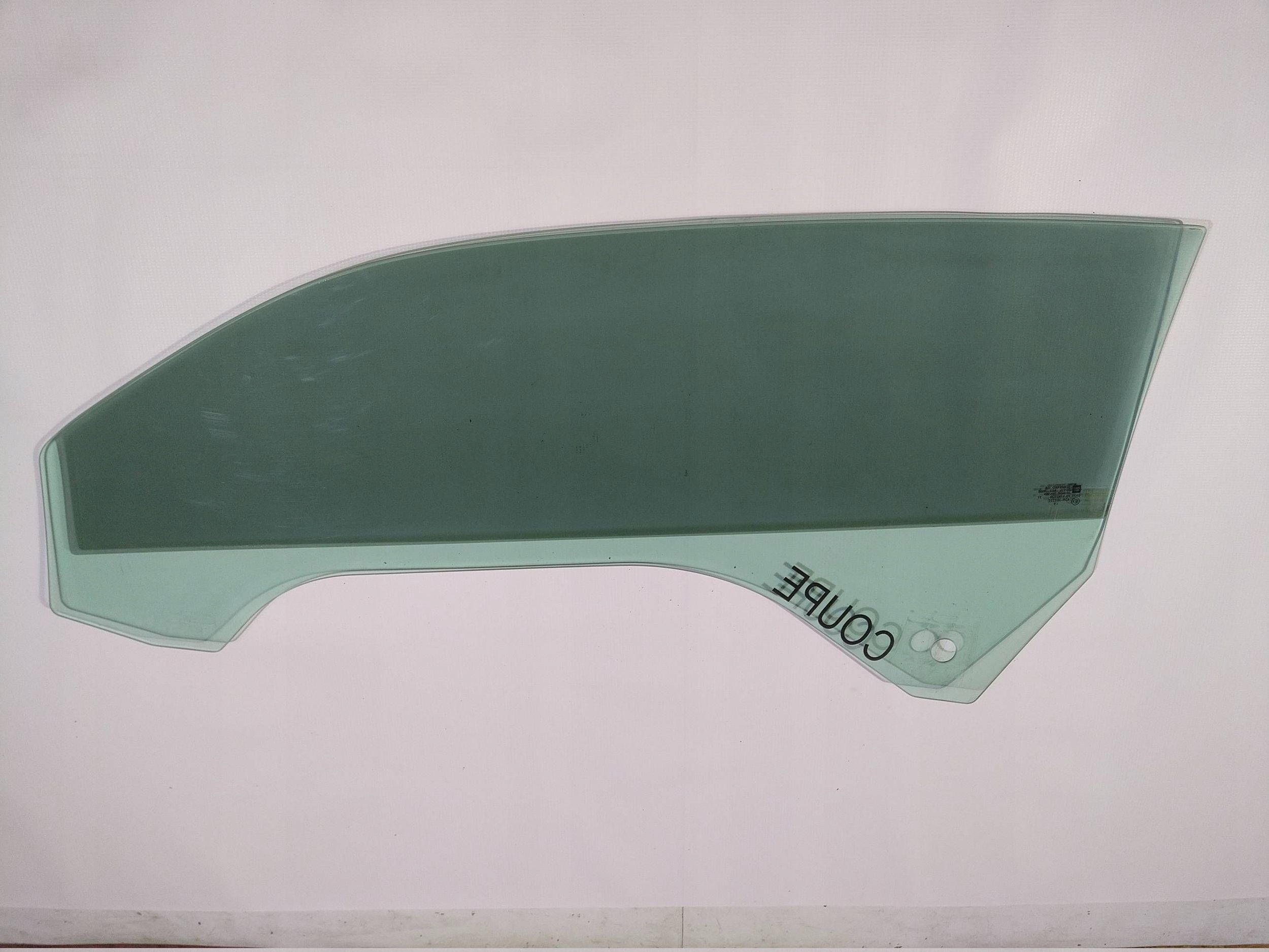 window side right front door of the passenger Camaro 2009 - 2015