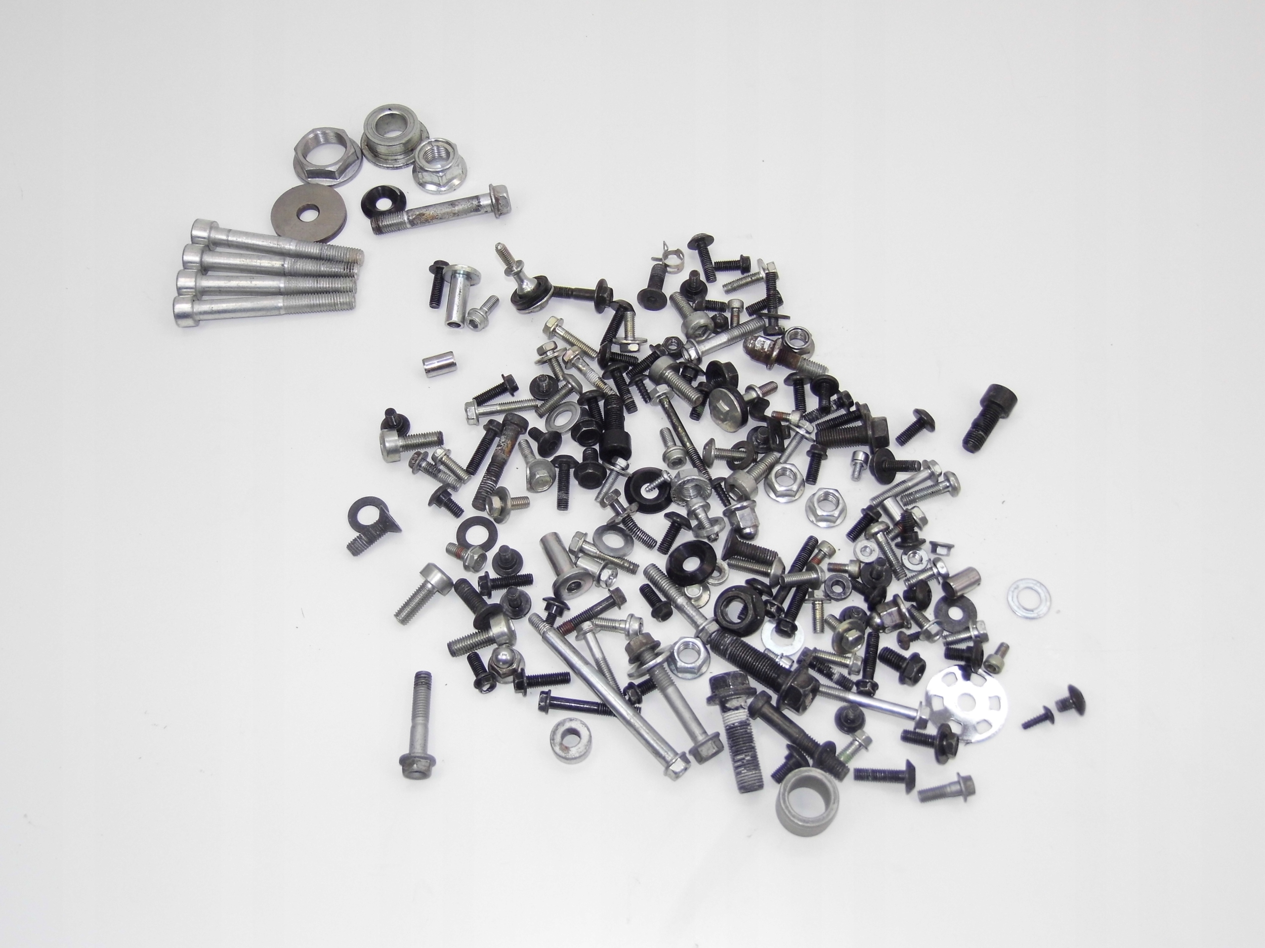 HONDA CB 750 HORNET ŚRUBY Z DEMONTAŻU KOMPLET ORYGINAŁ