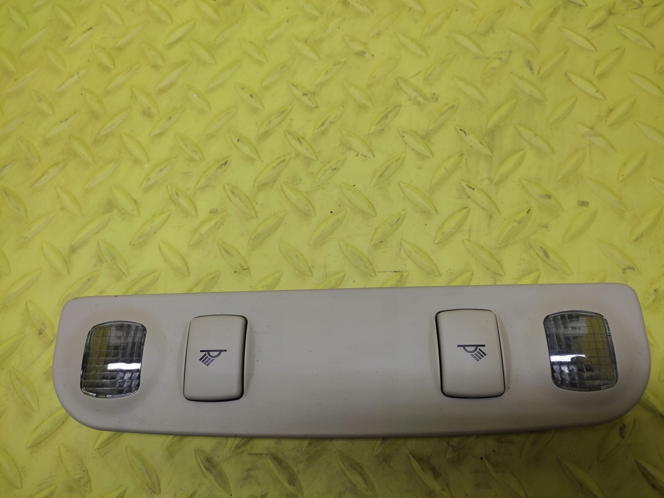 SEAT EXEO light lighting cabs 8E0947111A
