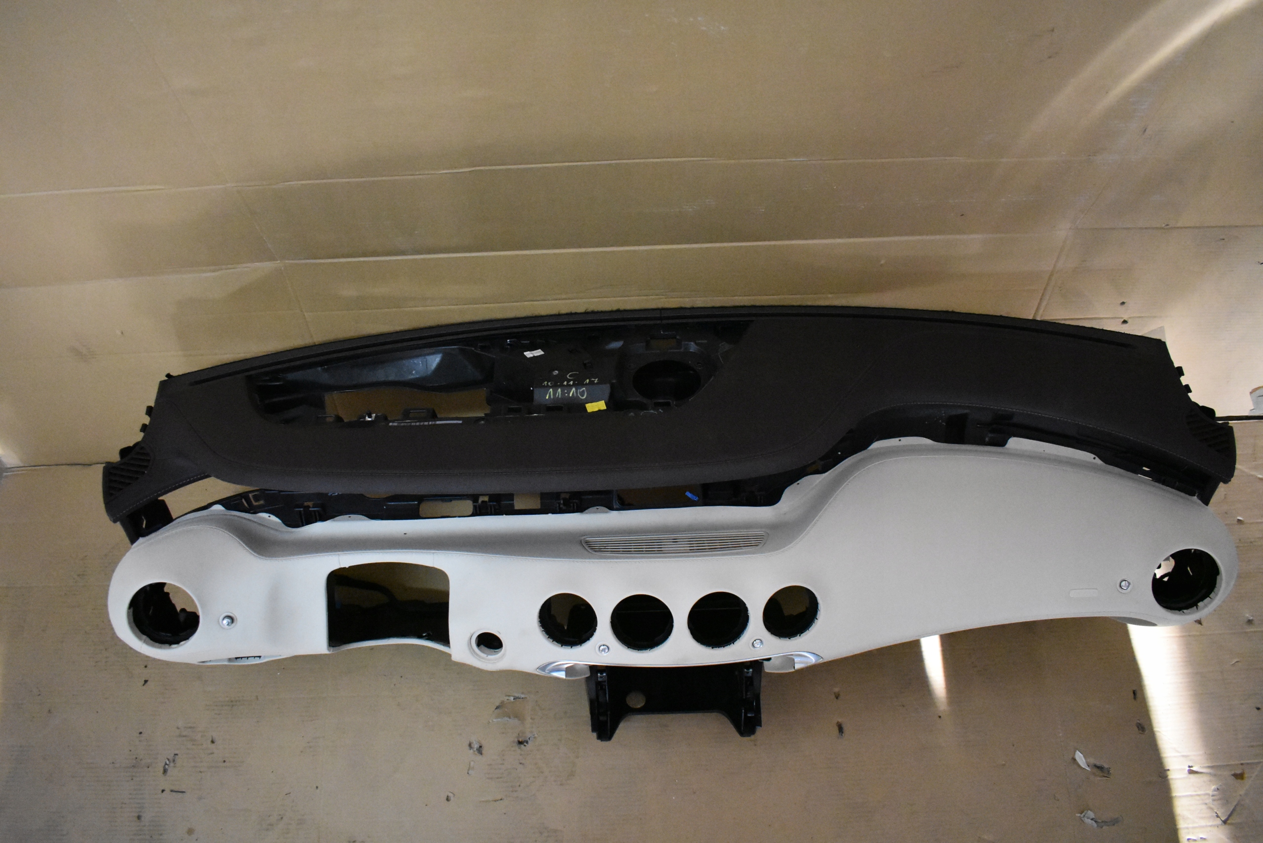 perfect condition console dashboard MERCEDES W217 brown 1